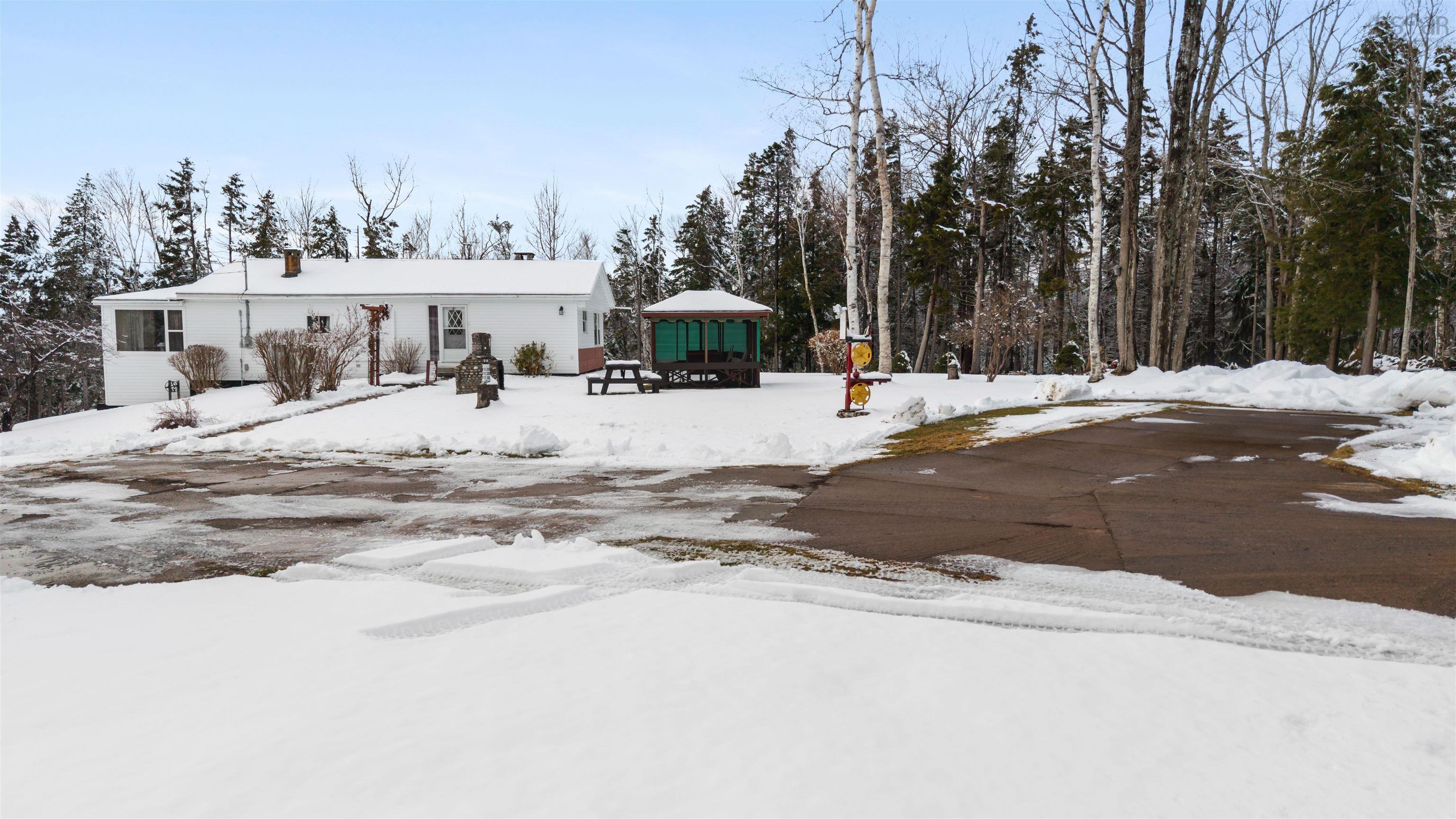 $325,000.00: 417 MacKenzie Road, Black Point