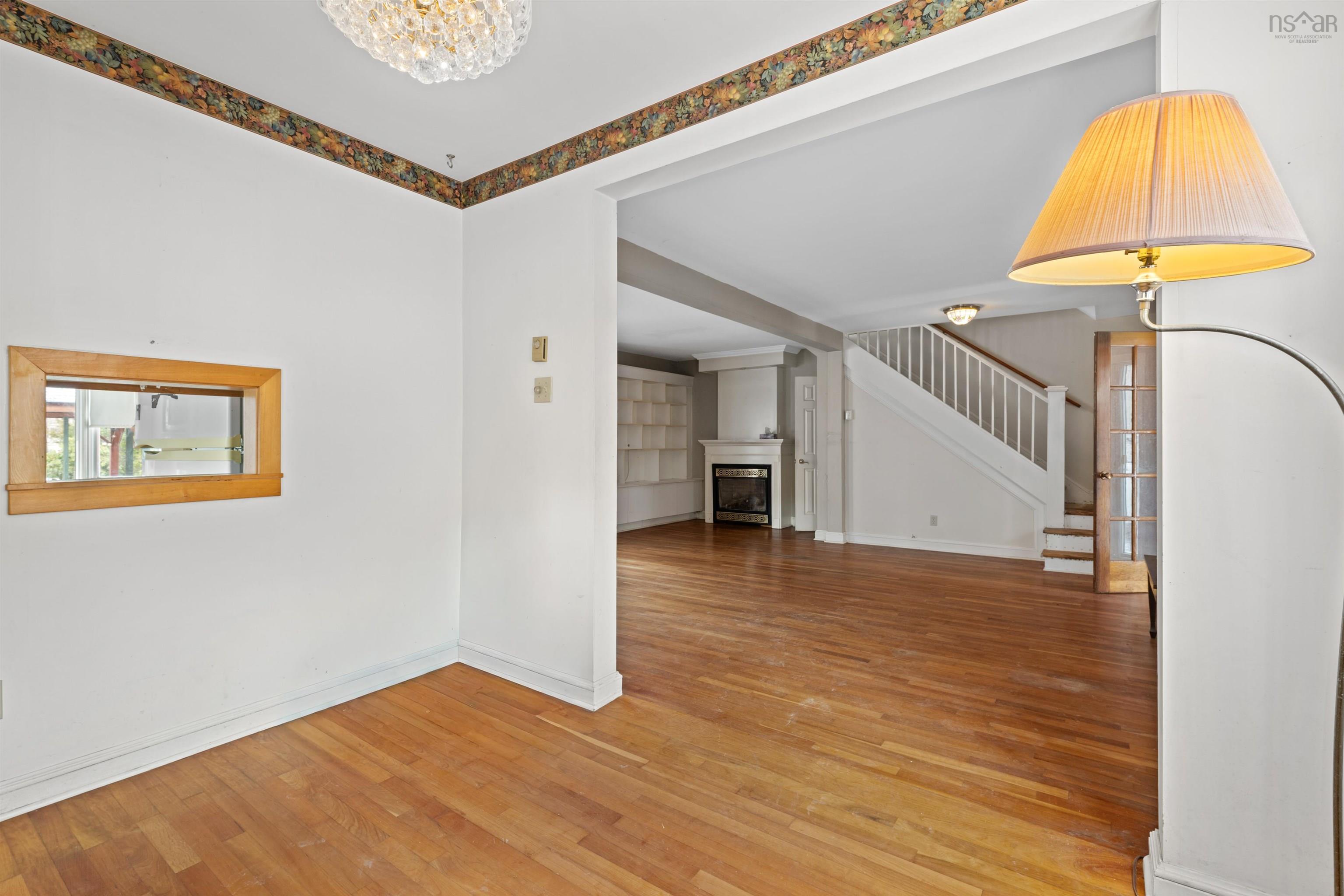 $550,000.00: 5 Ferndale Drive, Halifax