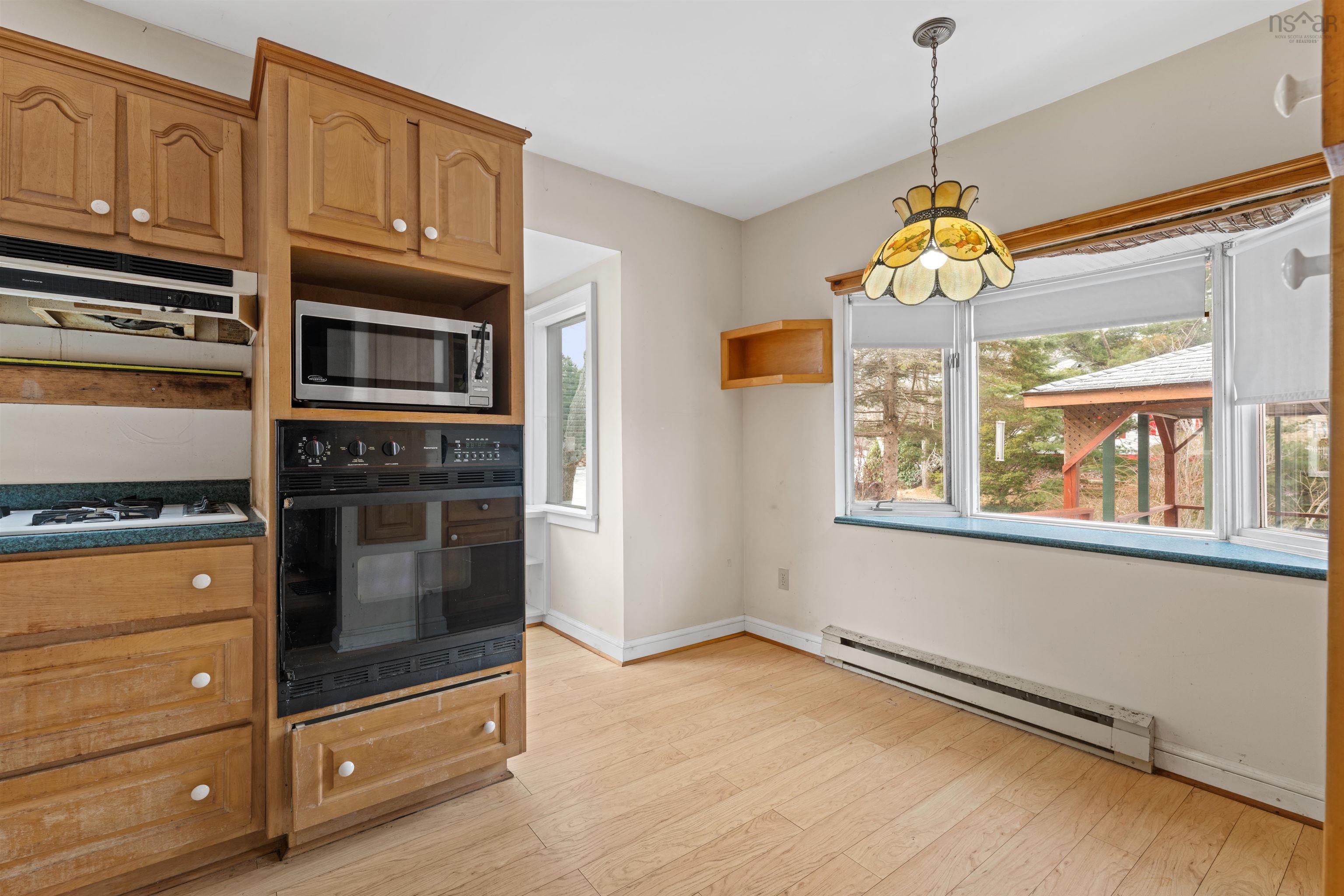 $550,000.00: 5 Ferndale Drive, Halifax