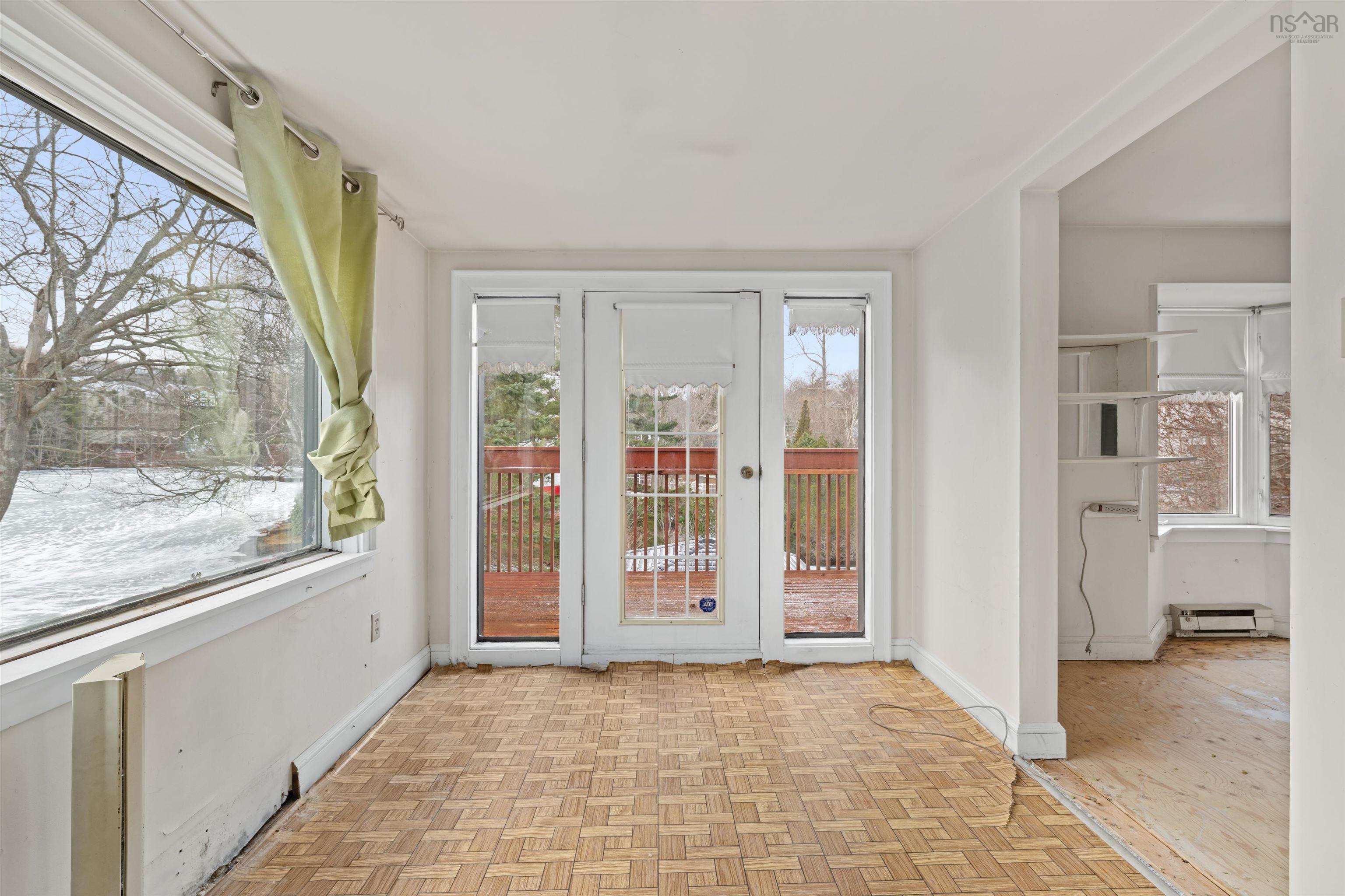 $550,000.00: 5 Ferndale Drive, Halifax