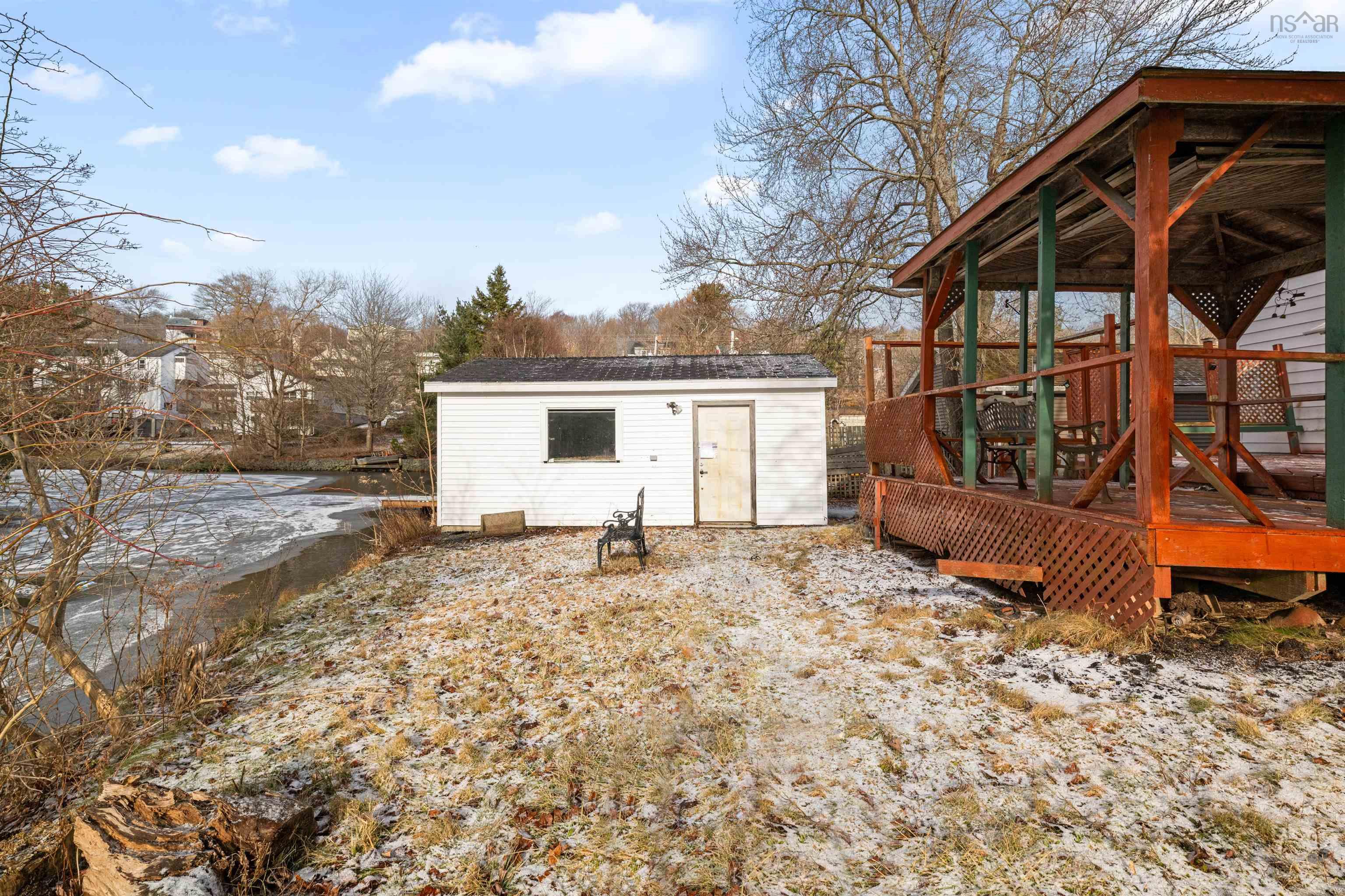 $550,000.00: 5 Ferndale Drive, Halifax