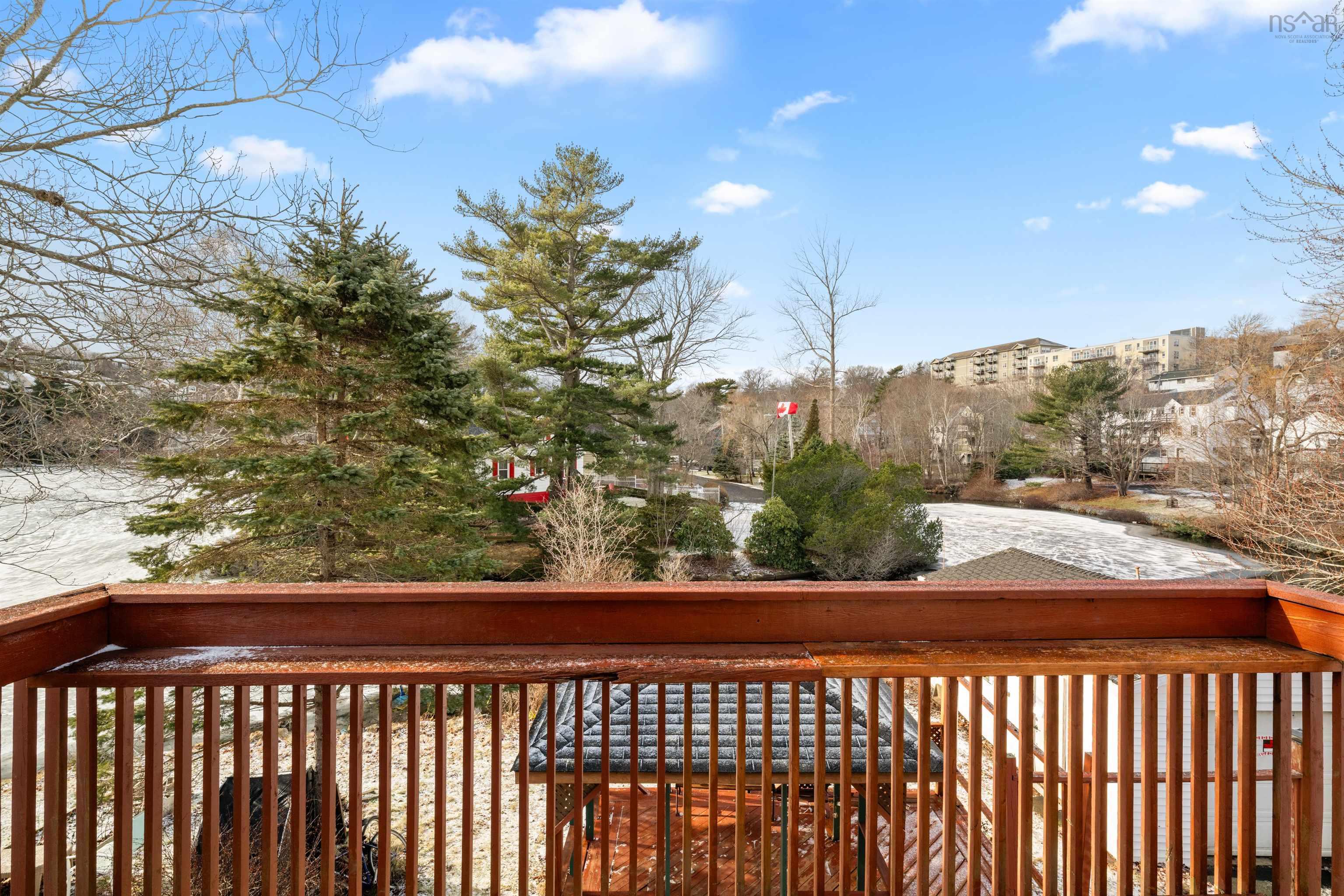 $550,000.00: 5 Ferndale Drive, Halifax