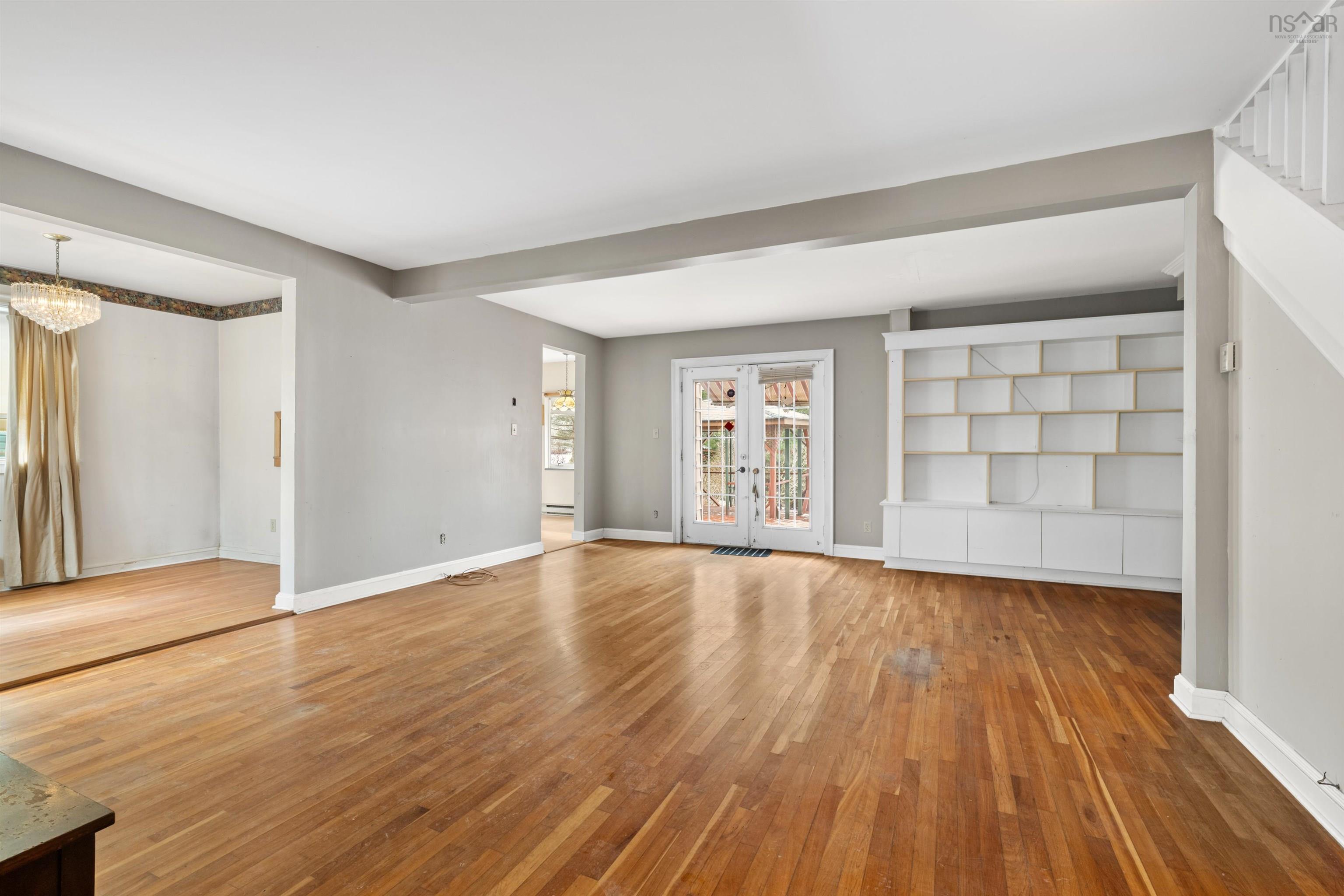 $550,000.00: 5 Ferndale Drive, Halifax