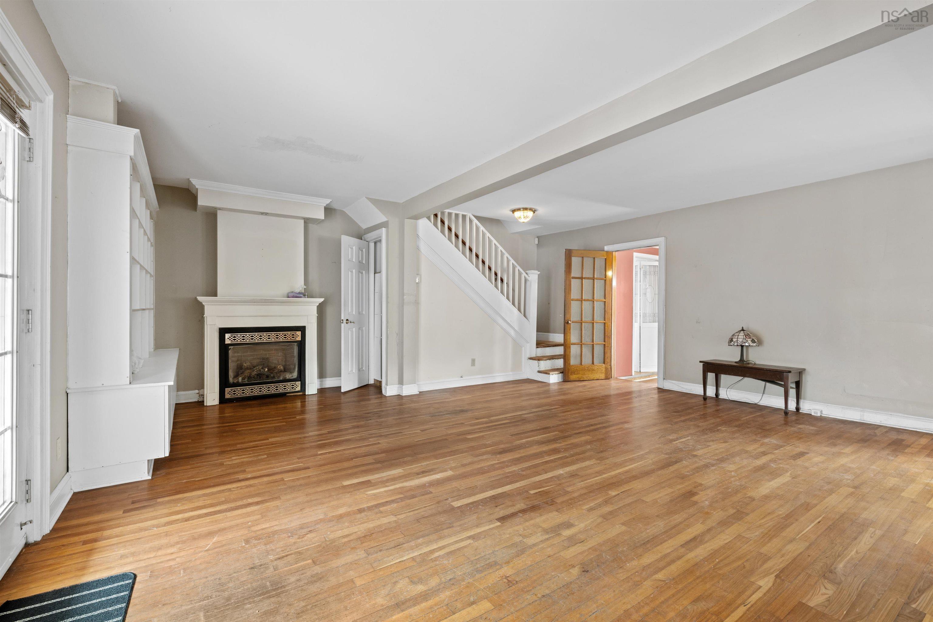 $550,000.00: 5 Ferndale Drive, Halifax