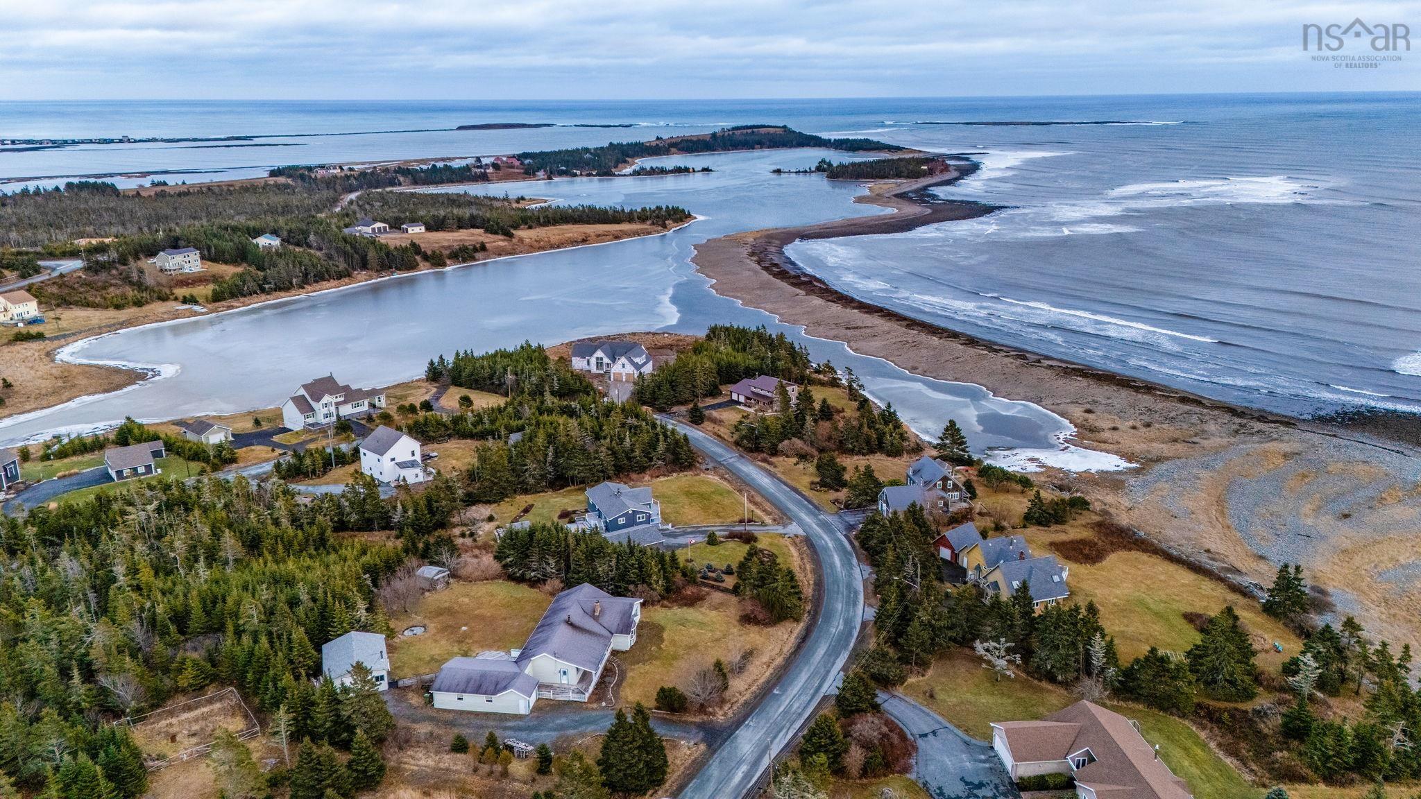 $549,900.00: 79 Spruce Court, Three Fathom Harbour