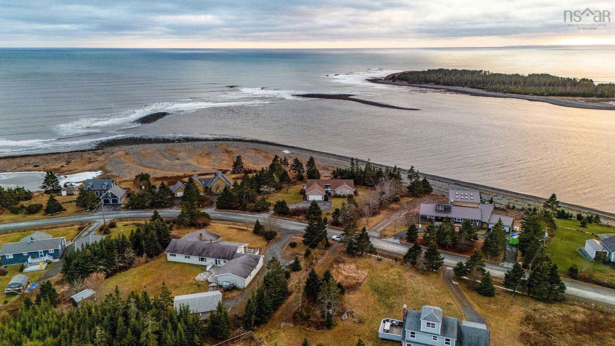 $549,900.00: 79 Spruce Court, Three Fathom Harbour