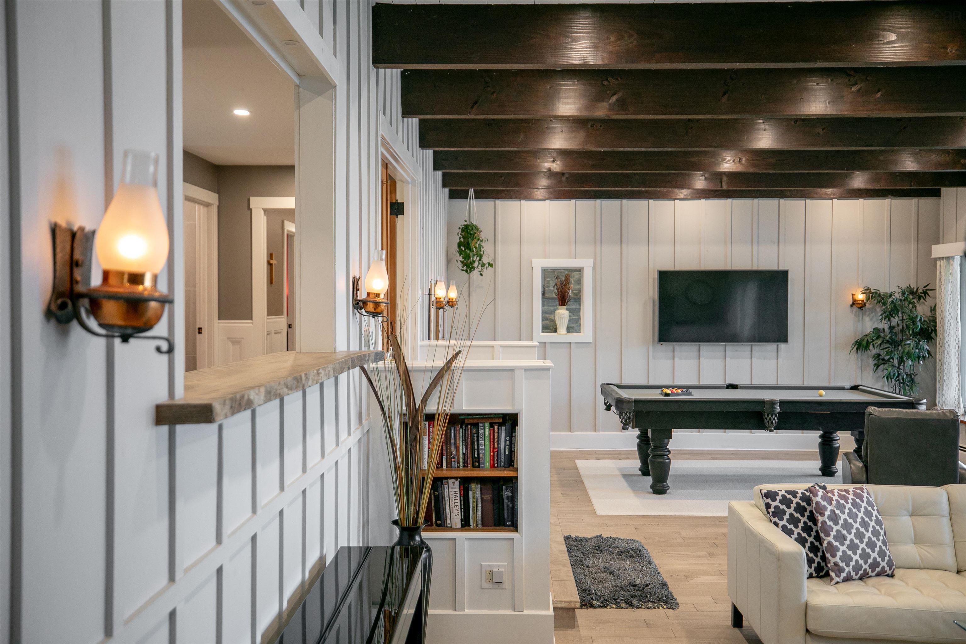 $1,950,000.00: 10680 Peggys Cove Road, Glen Margaret