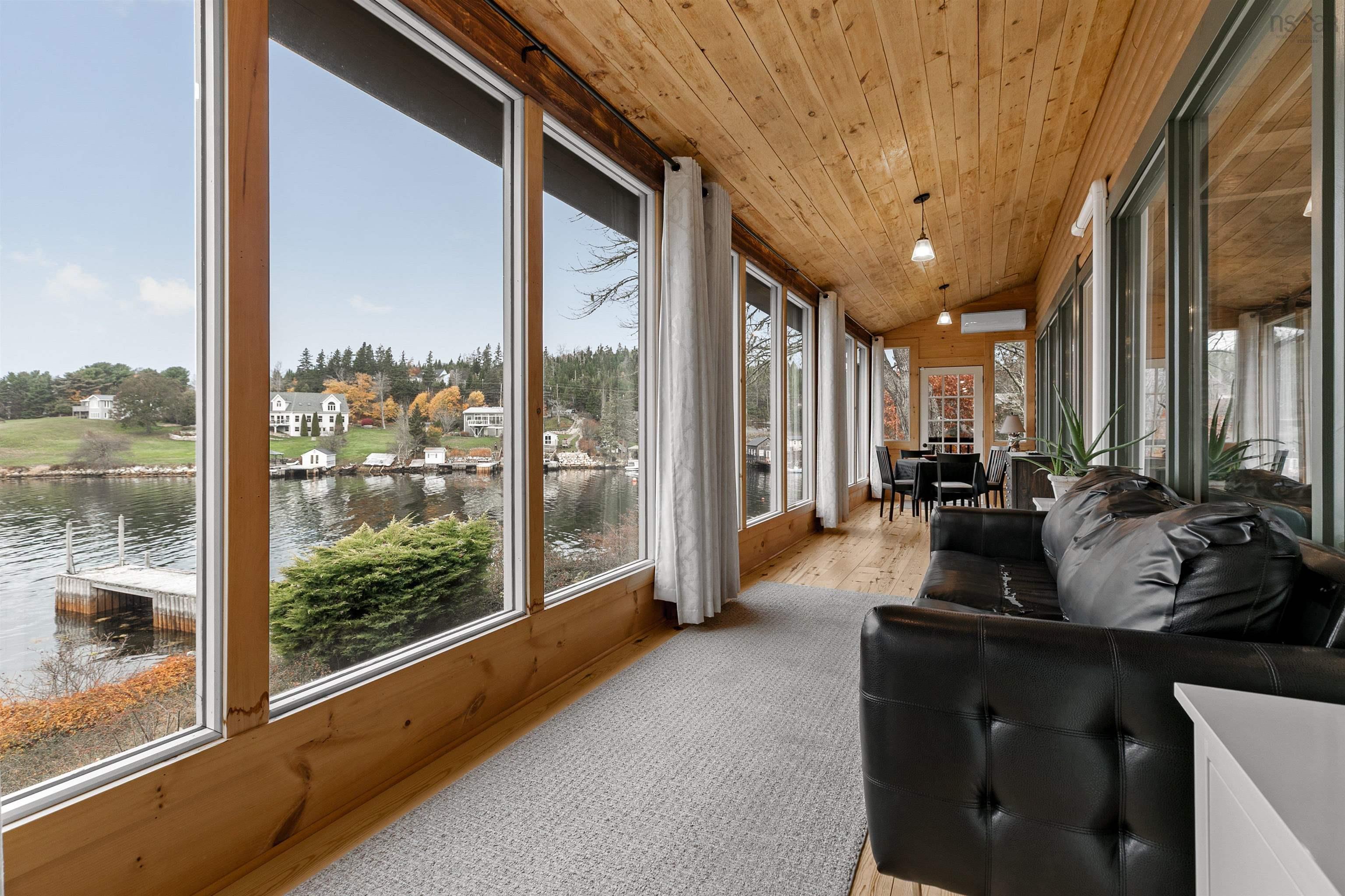 $1,950,000.00: 10680 Peggys Cove Road, Glen Margaret