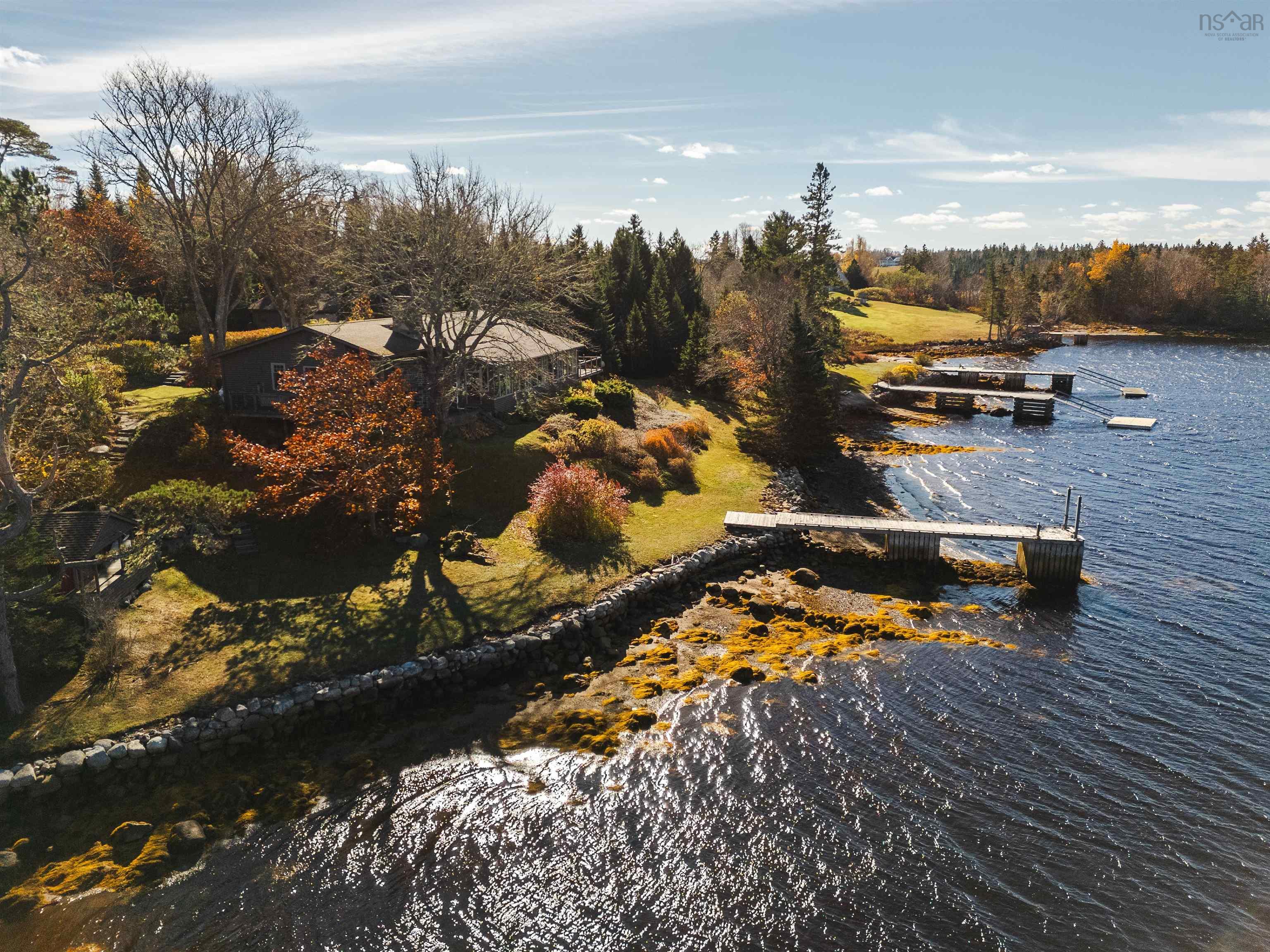 $1,950,000.00: 10680 Peggys Cove Road, Glen Margaret