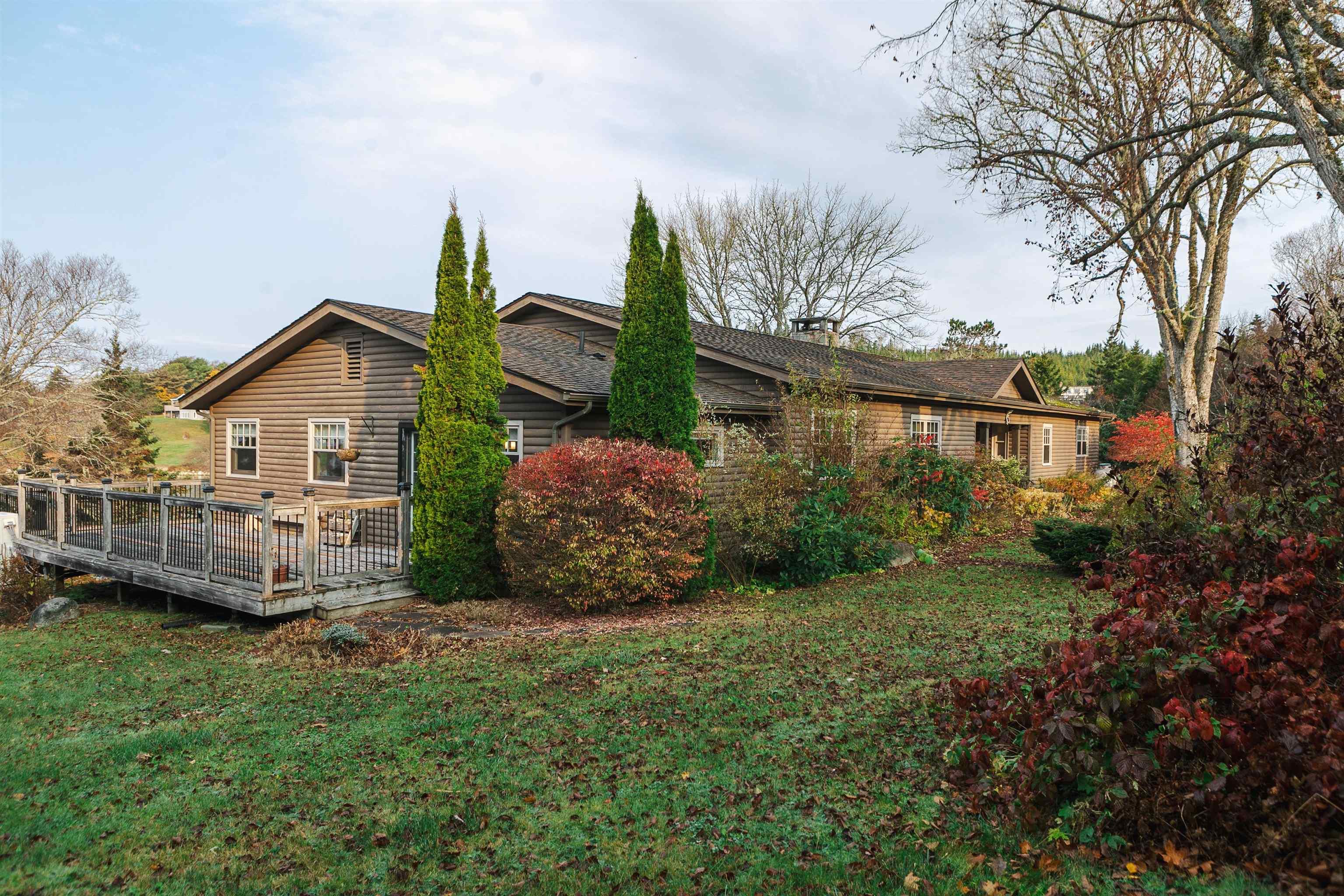 $1,950,000.00: 10680 Peggys Cove Road, Glen Margaret