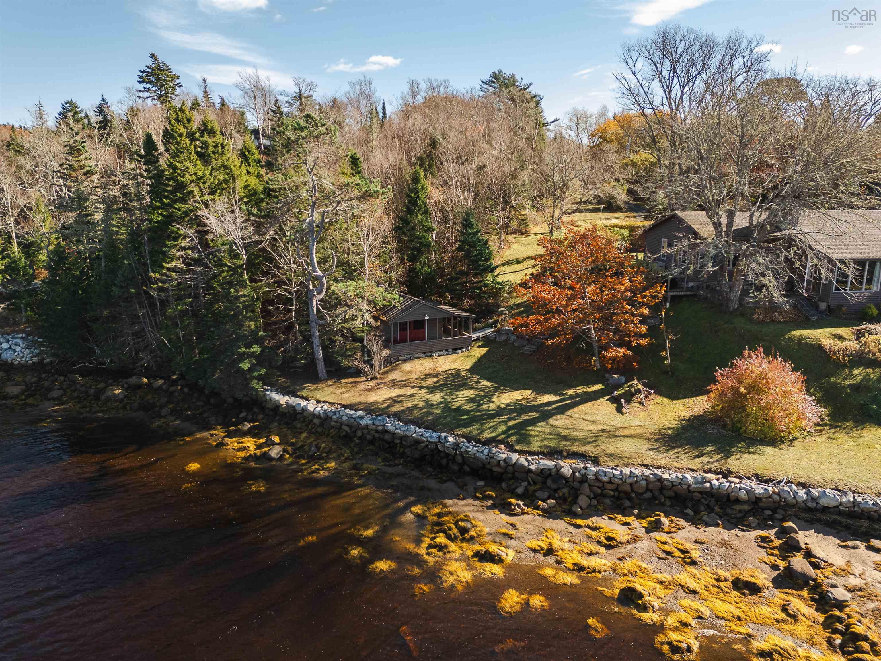 $1,950,000.00: 10680 Peggys Cove Road, Glen Margaret