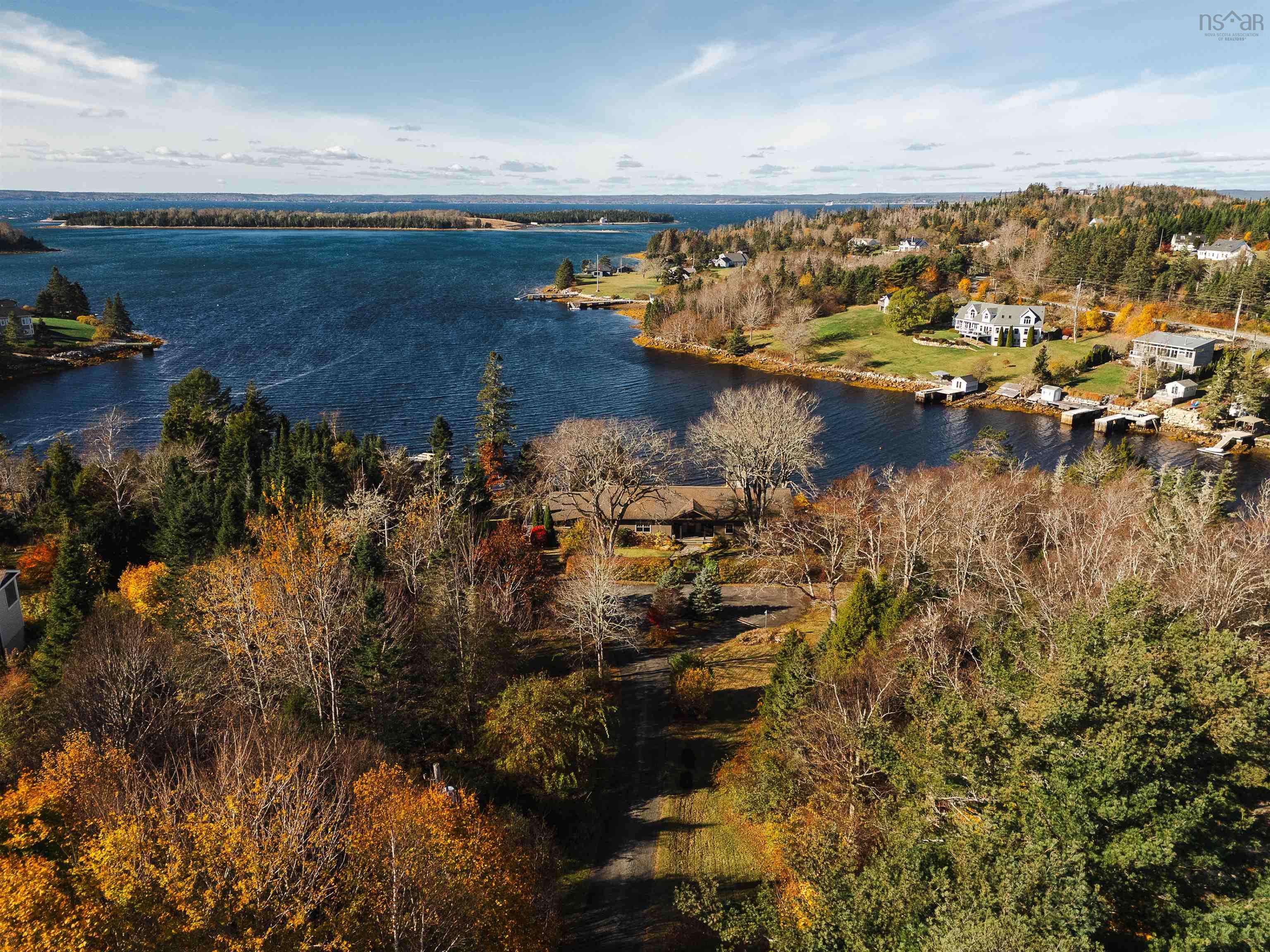 $1,950,000.00: 10680 Peggys Cove Road, Glen Margaret