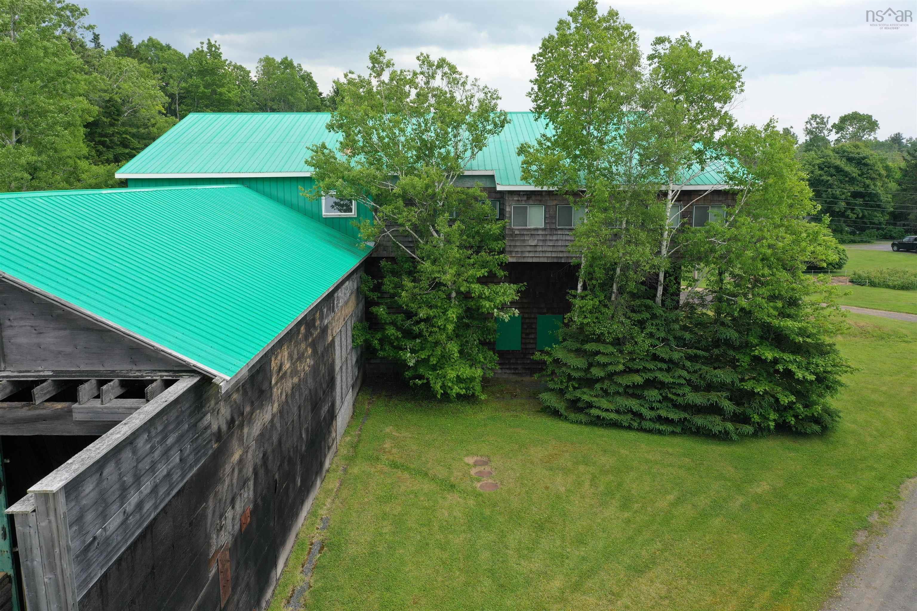 $625,000.00: 6185 Highway 4, Linacy