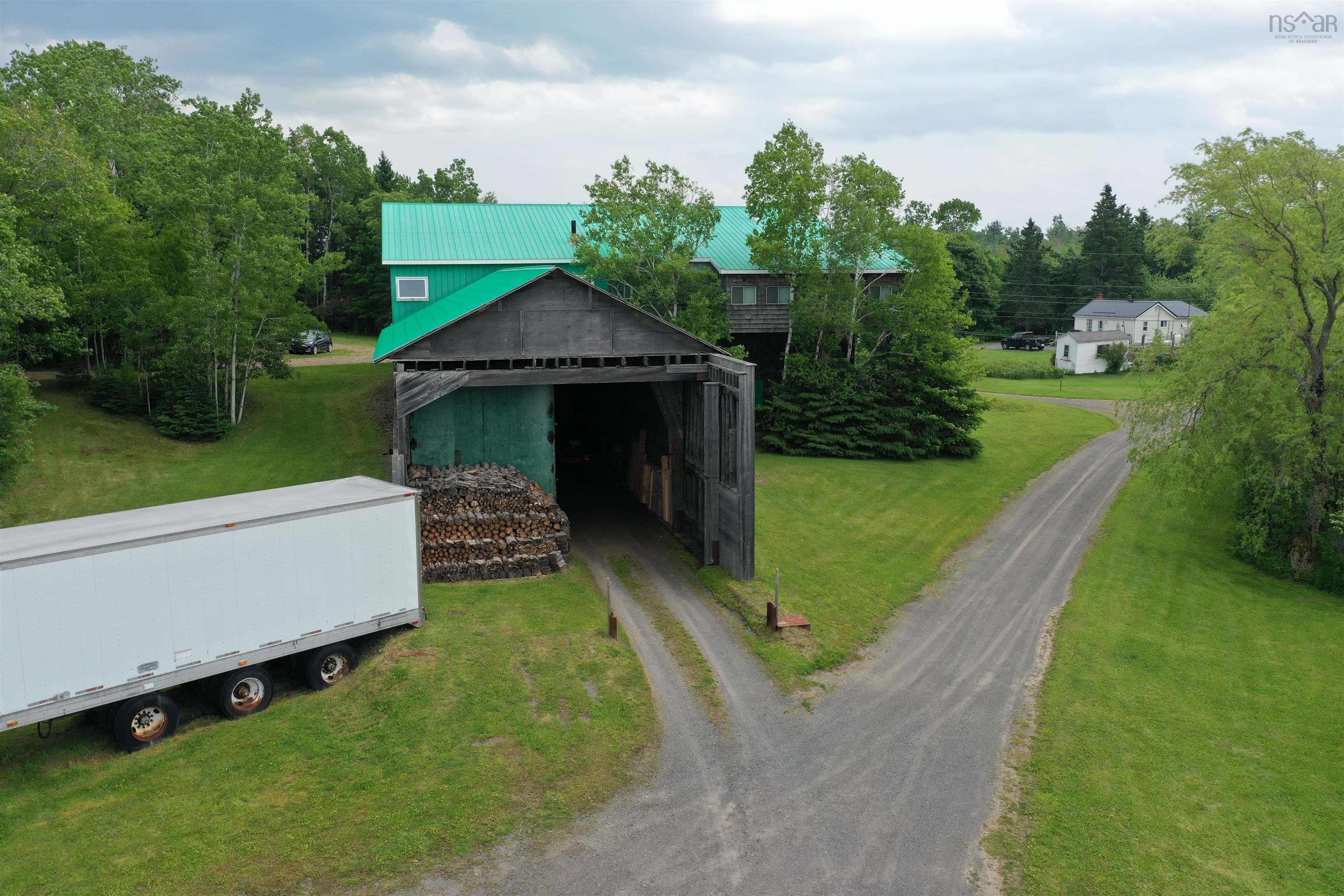 $625,000.00: 6185 Highway 4, Linacy