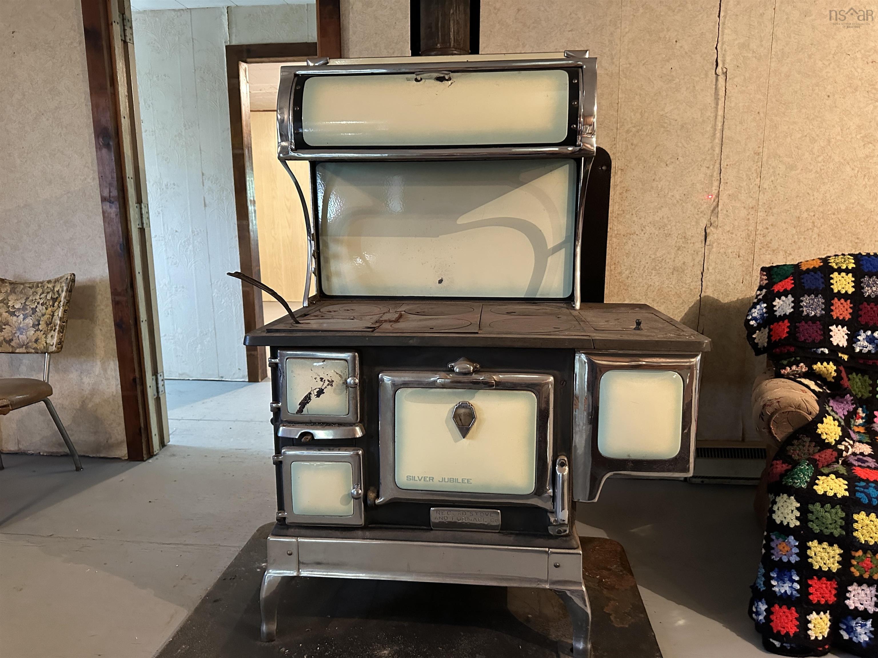 $625,000.00: 6185 Highway 4, Linacy