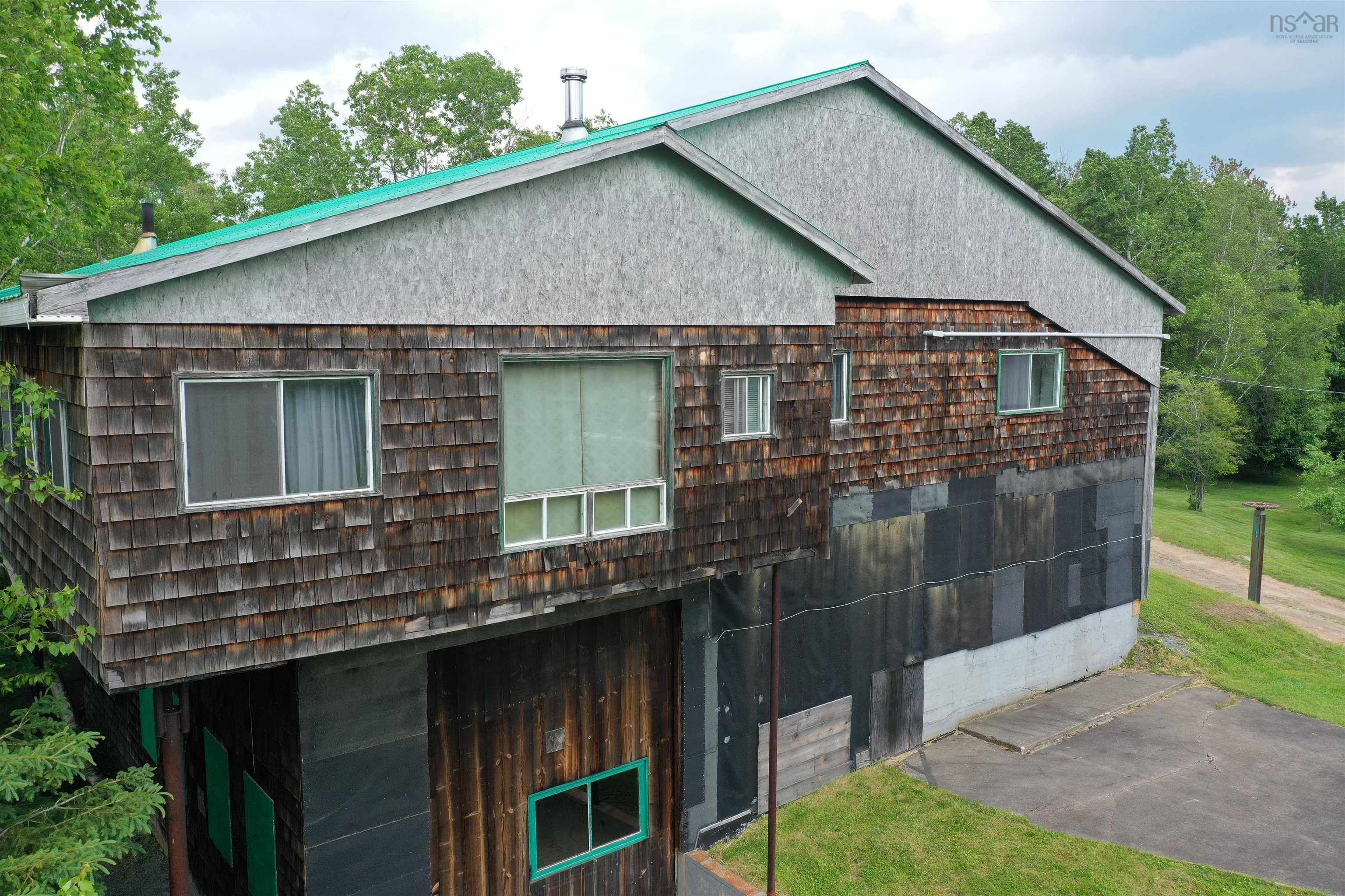 $625,000.00: 6185 Highway 4, Linacy