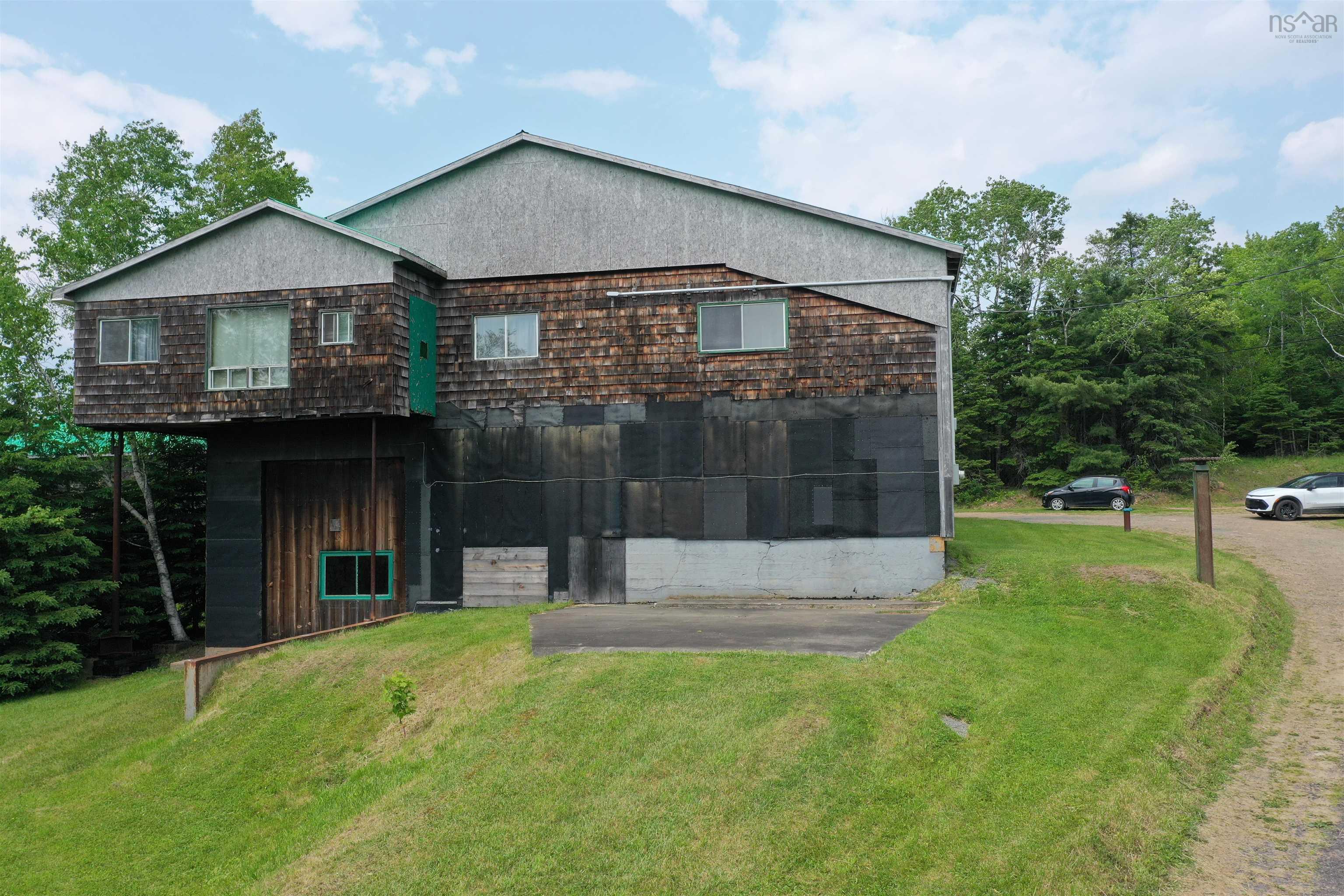 $625,000.00: 6185 Highway 4, Linacy