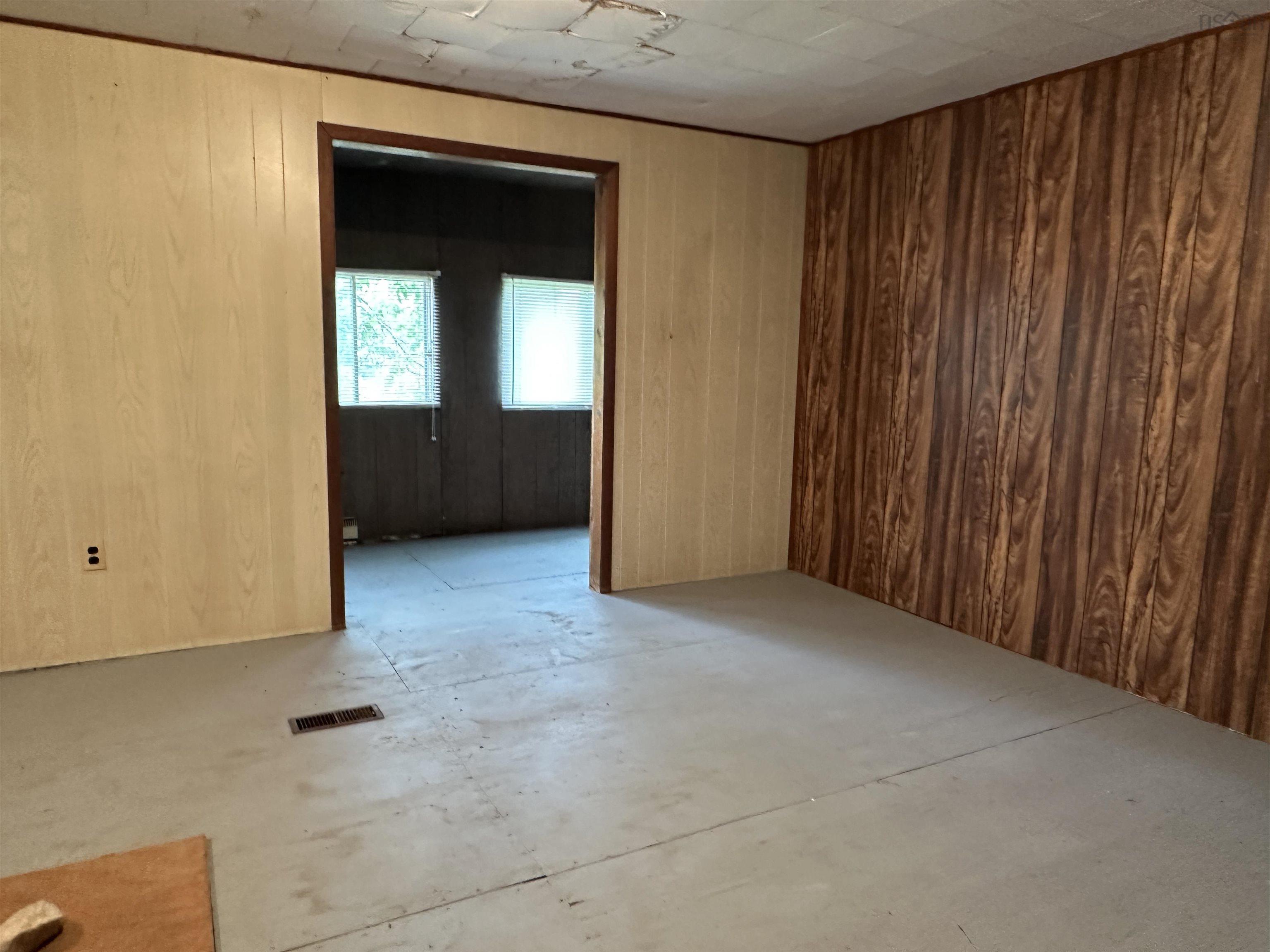 $625,000.00: 6185 Highway 4, Linacy