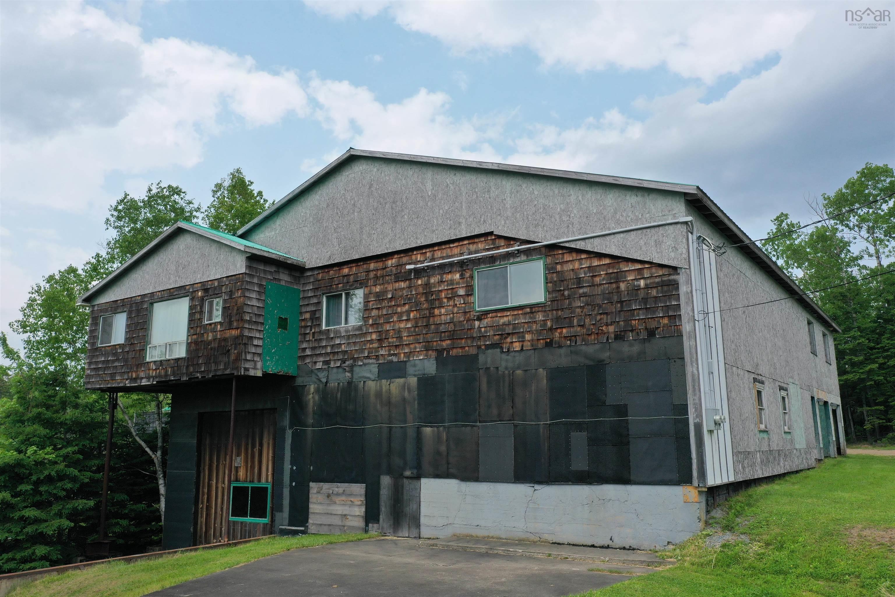 $625,000.00: 6185 Highway 4, Linacy