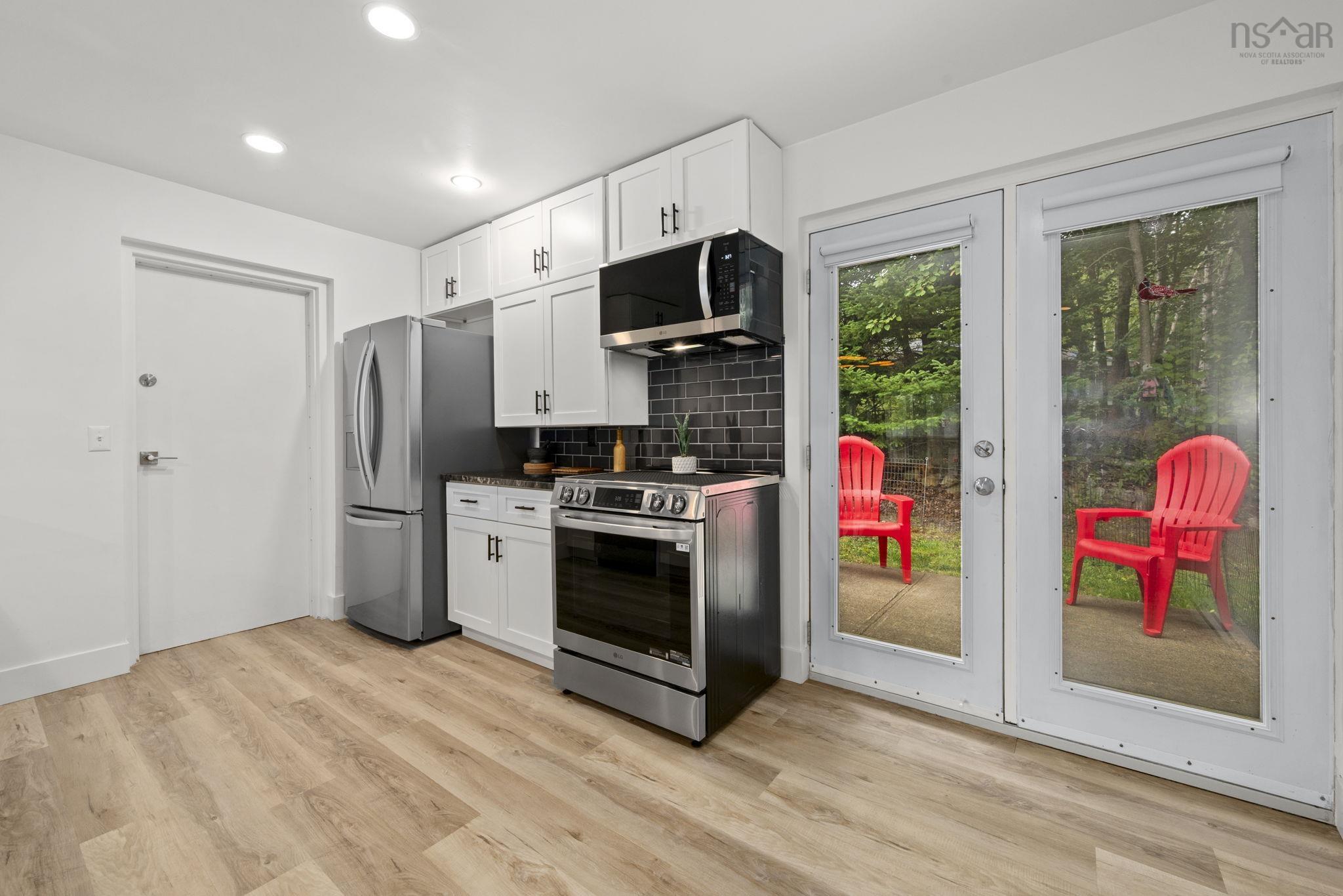 $725,000.00: 31-33 Birch Grove, Upper Tantallon