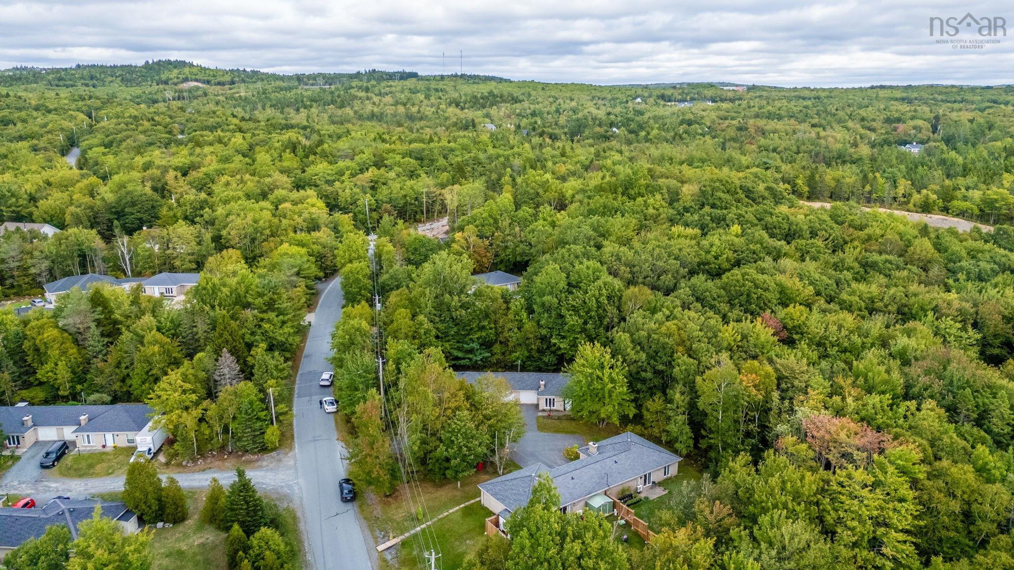 $725,000.00: 31-33 Birch Grove, Upper Tantallon