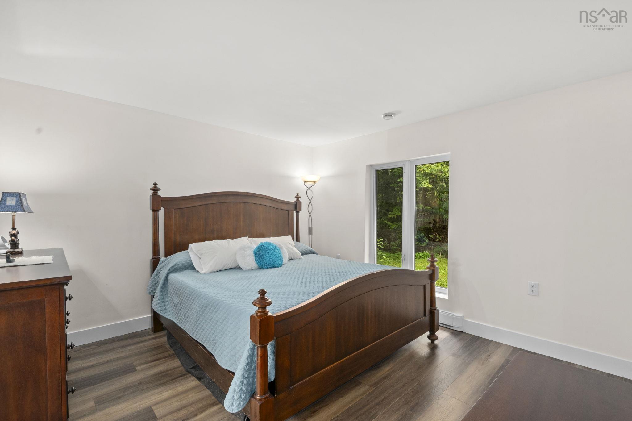 $725,000.00: 31-33 Birch Grove, Upper Tantallon