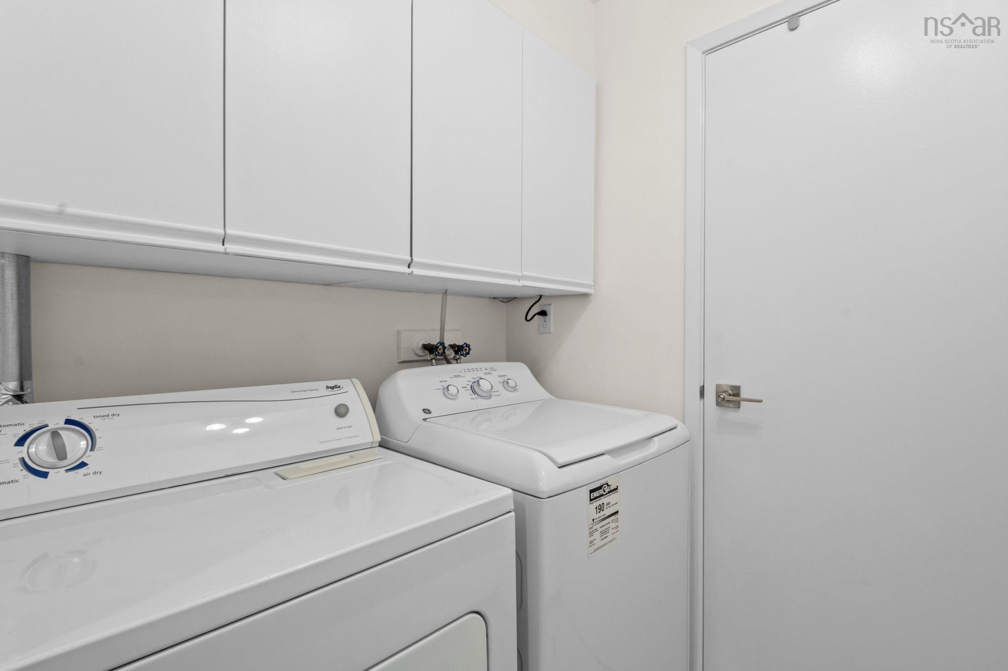 $725,000.00: 31-33 Birch Grove, Upper Tantallon