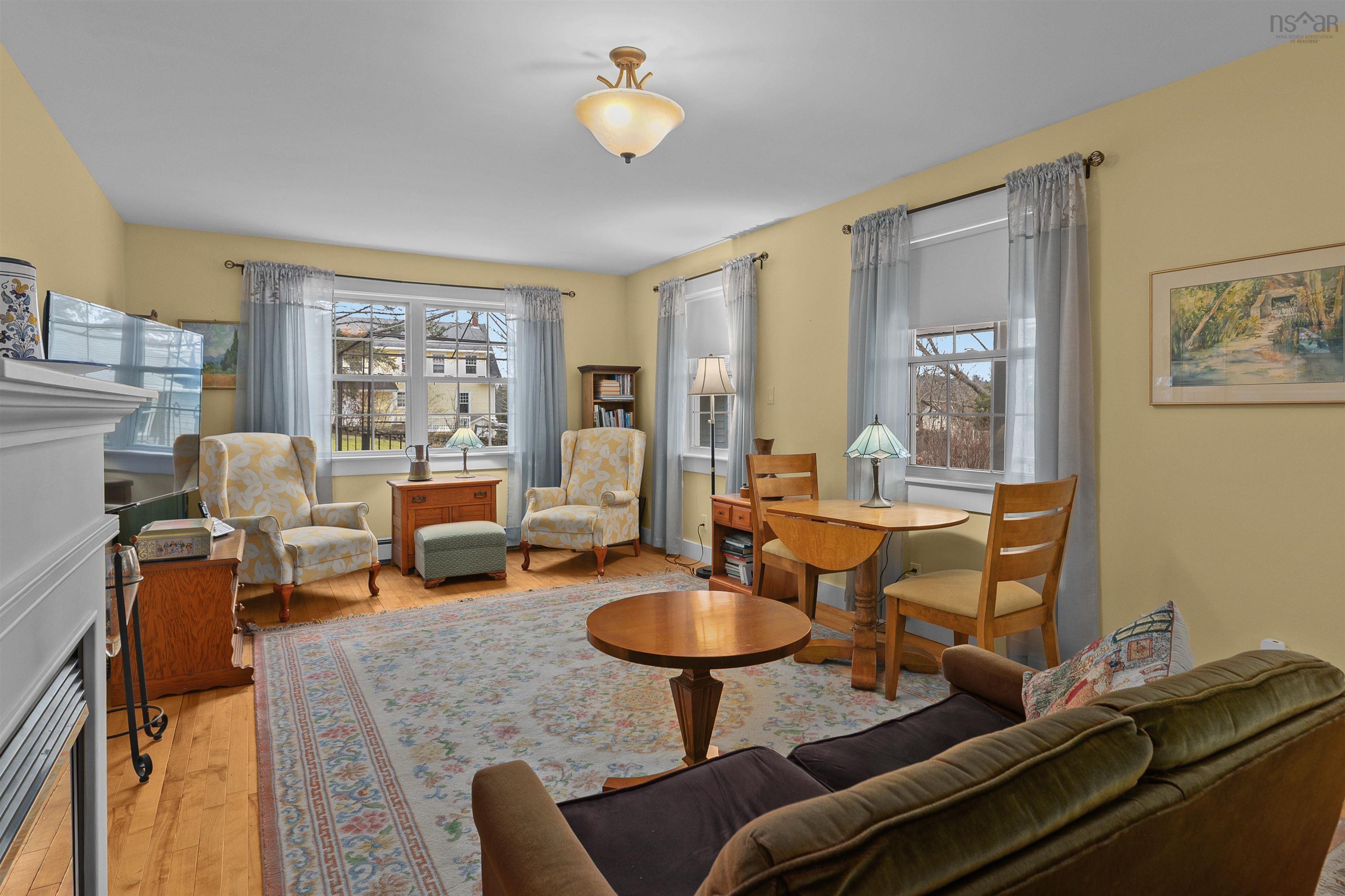 $559,900.00: 181 Central Street, Chester