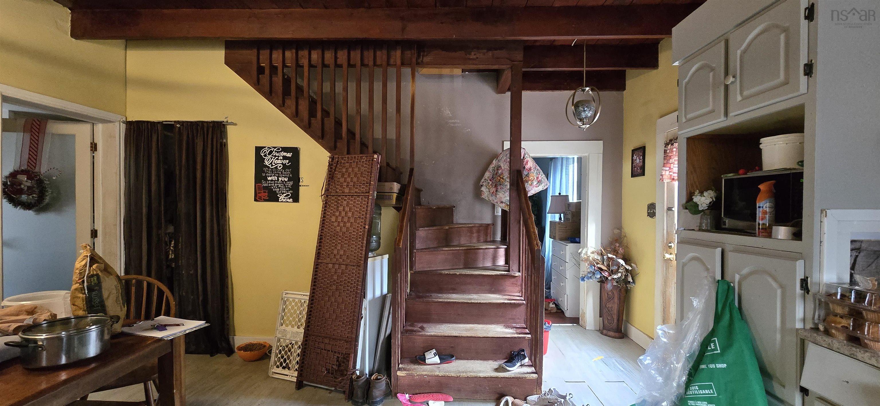 $249,900.00: 1618 King Street, Windsor