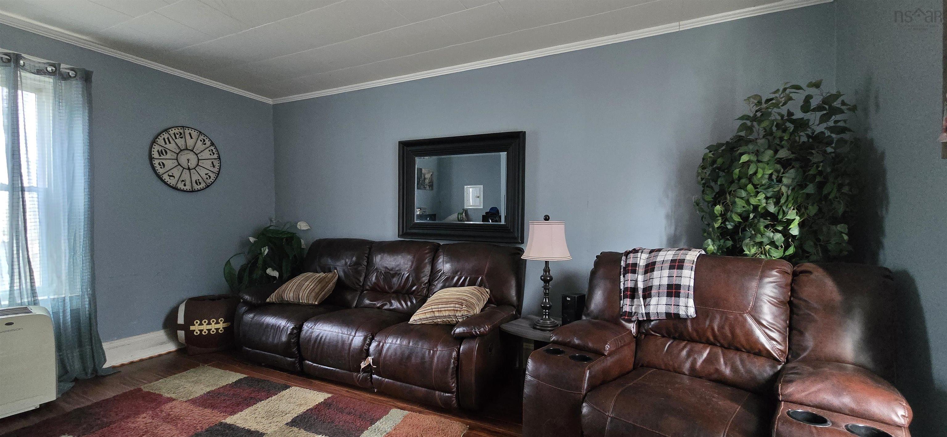 $249,900.00: 1618 King Street, Windsor