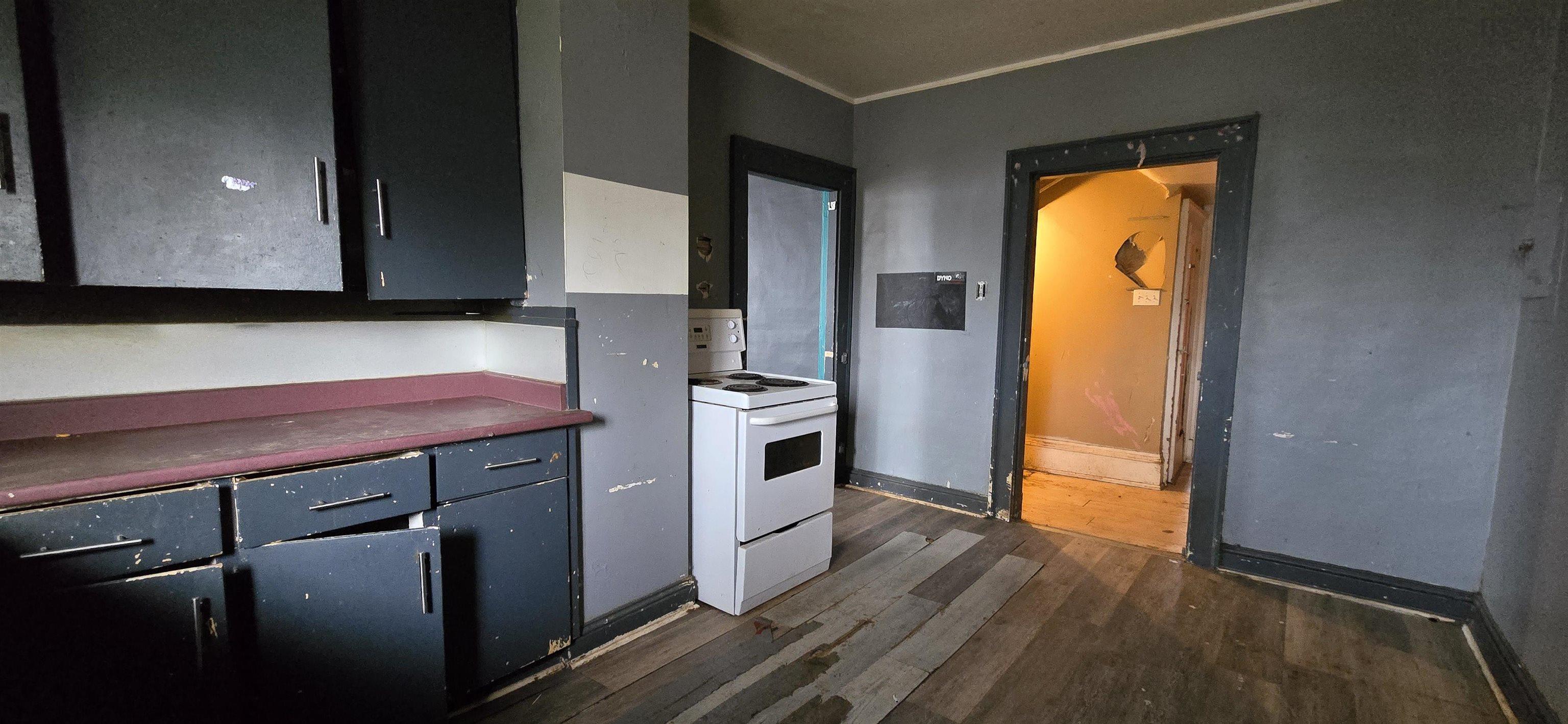 $249,900.00: 1618 King Street, Windsor