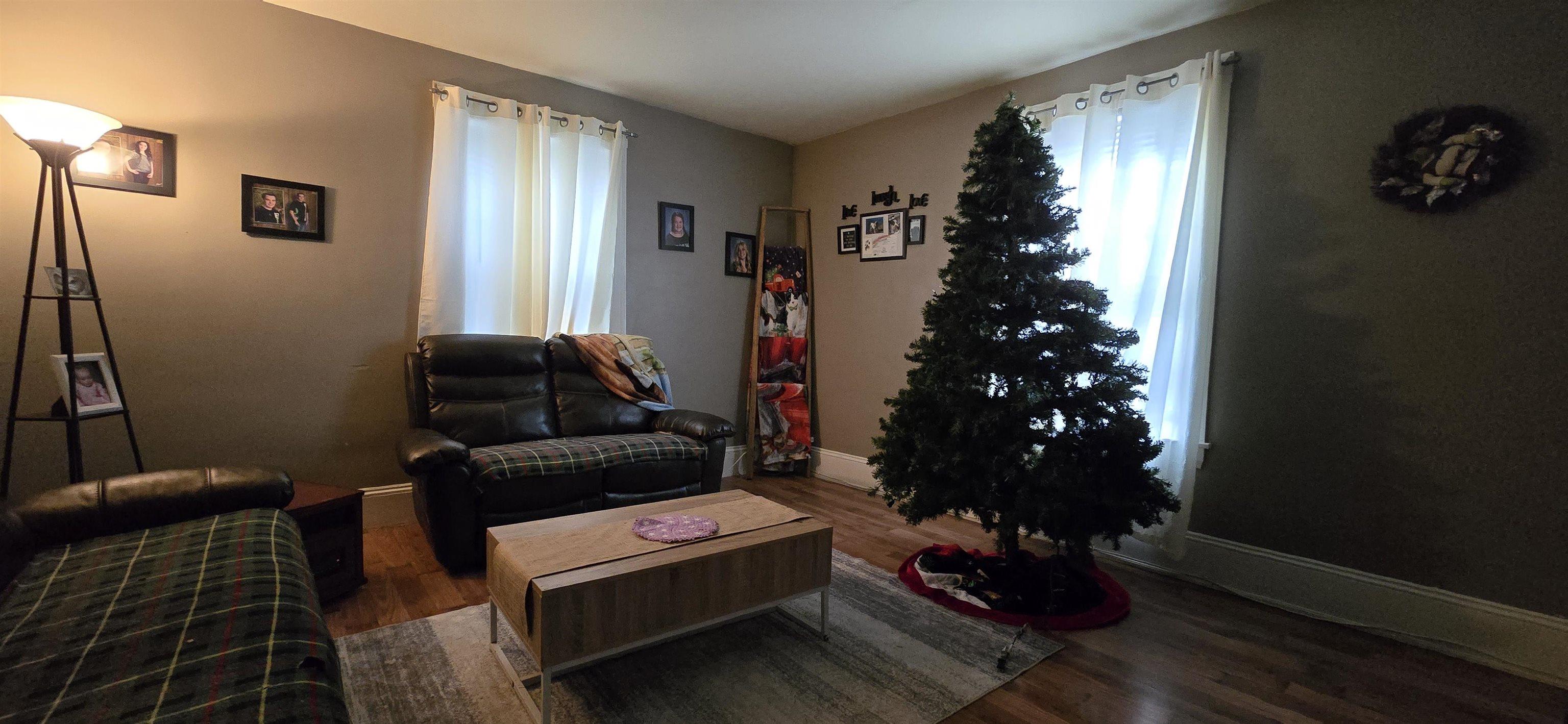 $249,900.00: 1618 King Street, Windsor