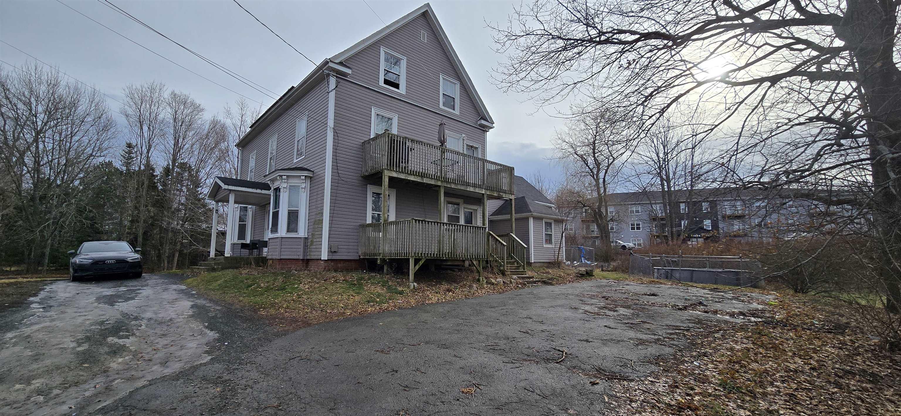 $249,900.00: 1618 King Street, Windsor