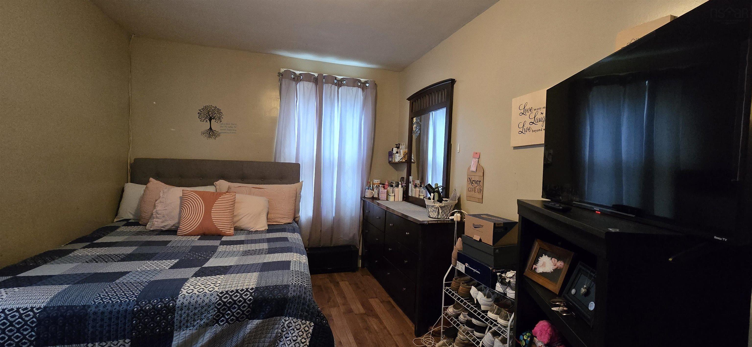 $249,900.00: 1618 King Street, Windsor