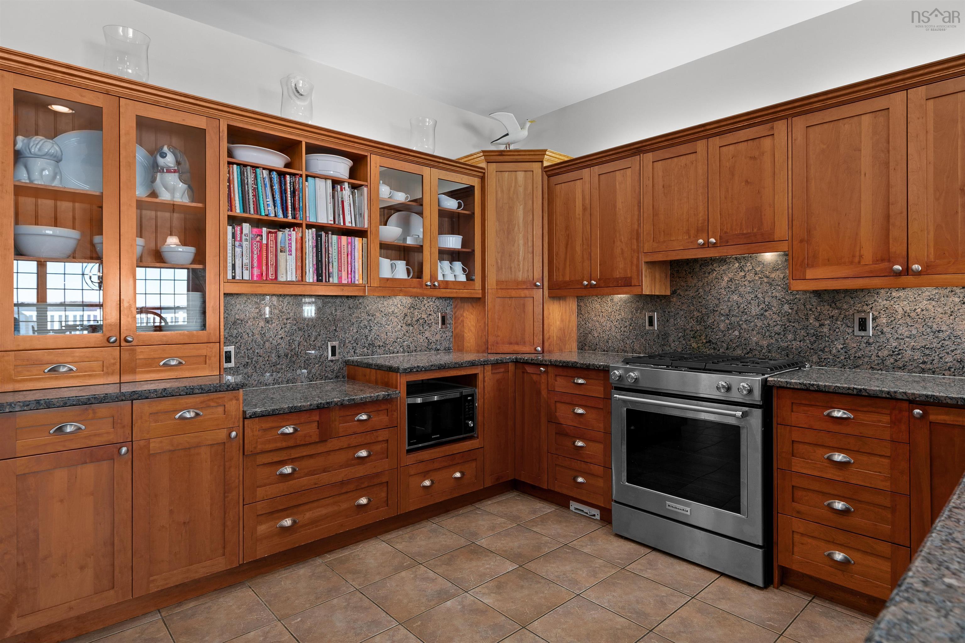 $1,695,000.00: 35 Sea Oaks Lane, Martins Point