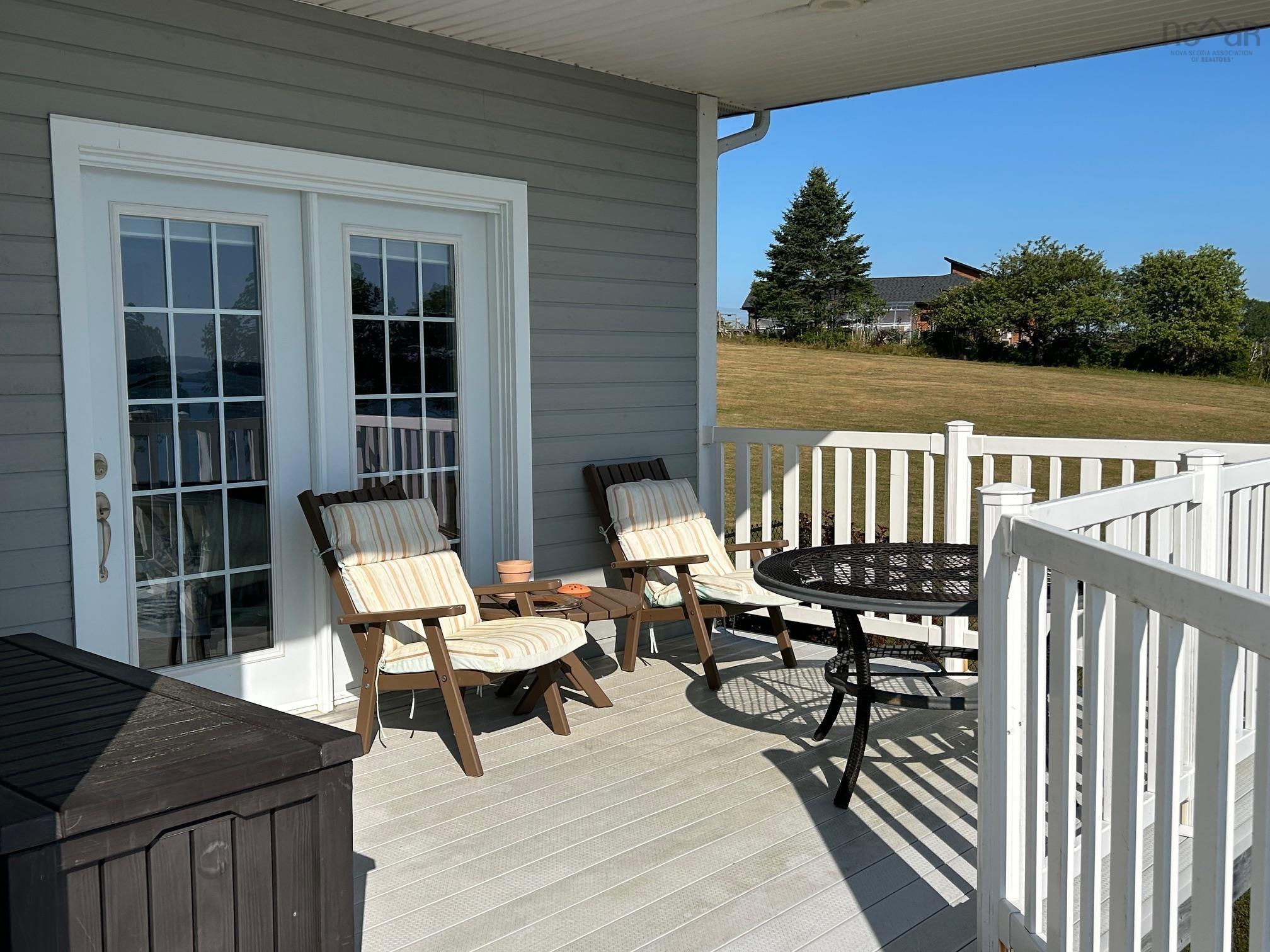 $1,695,000.00: 35 Sea Oaks Lane, Martins Point