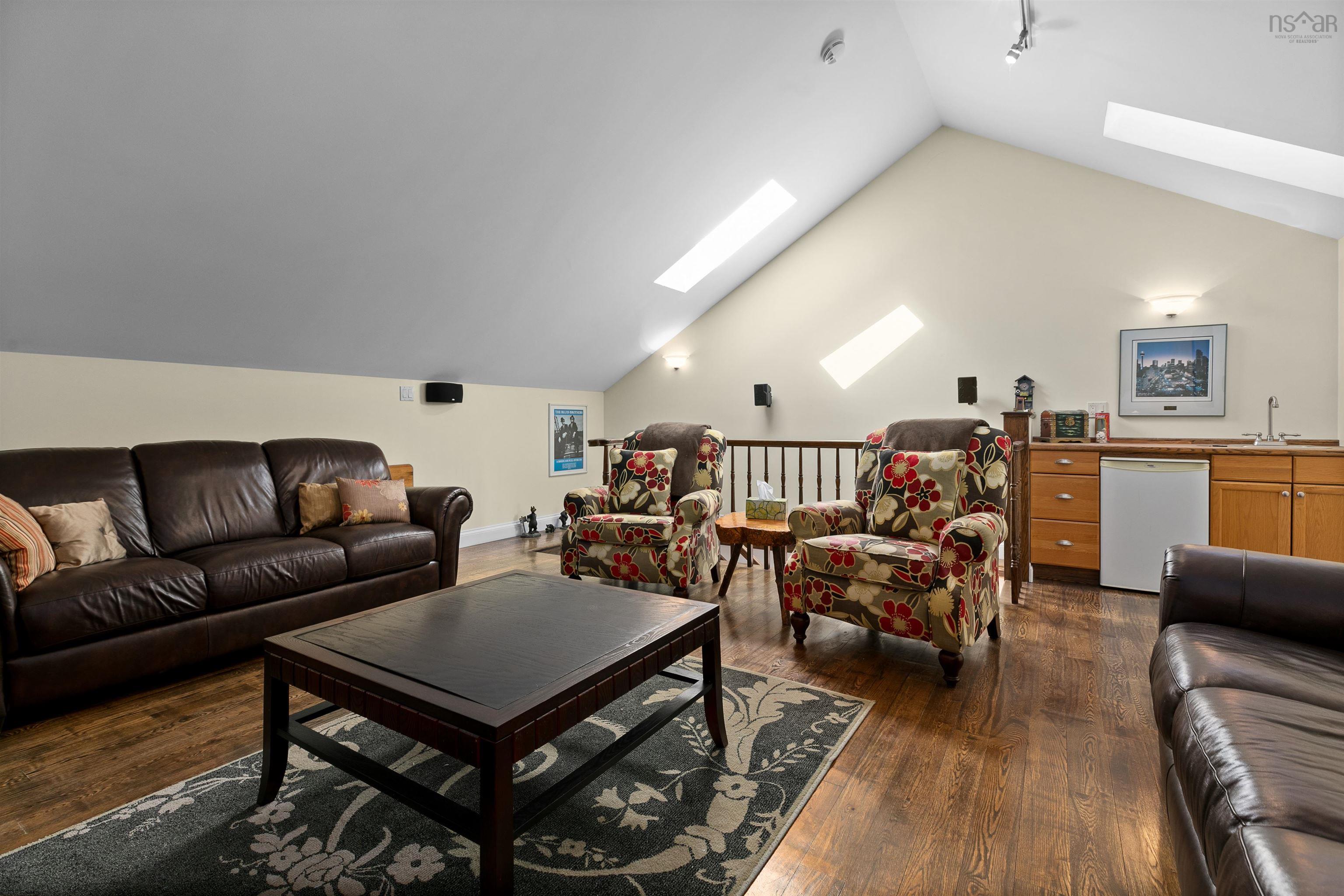 $1,695,000.00: 35 Sea Oaks Lane, Martins Point