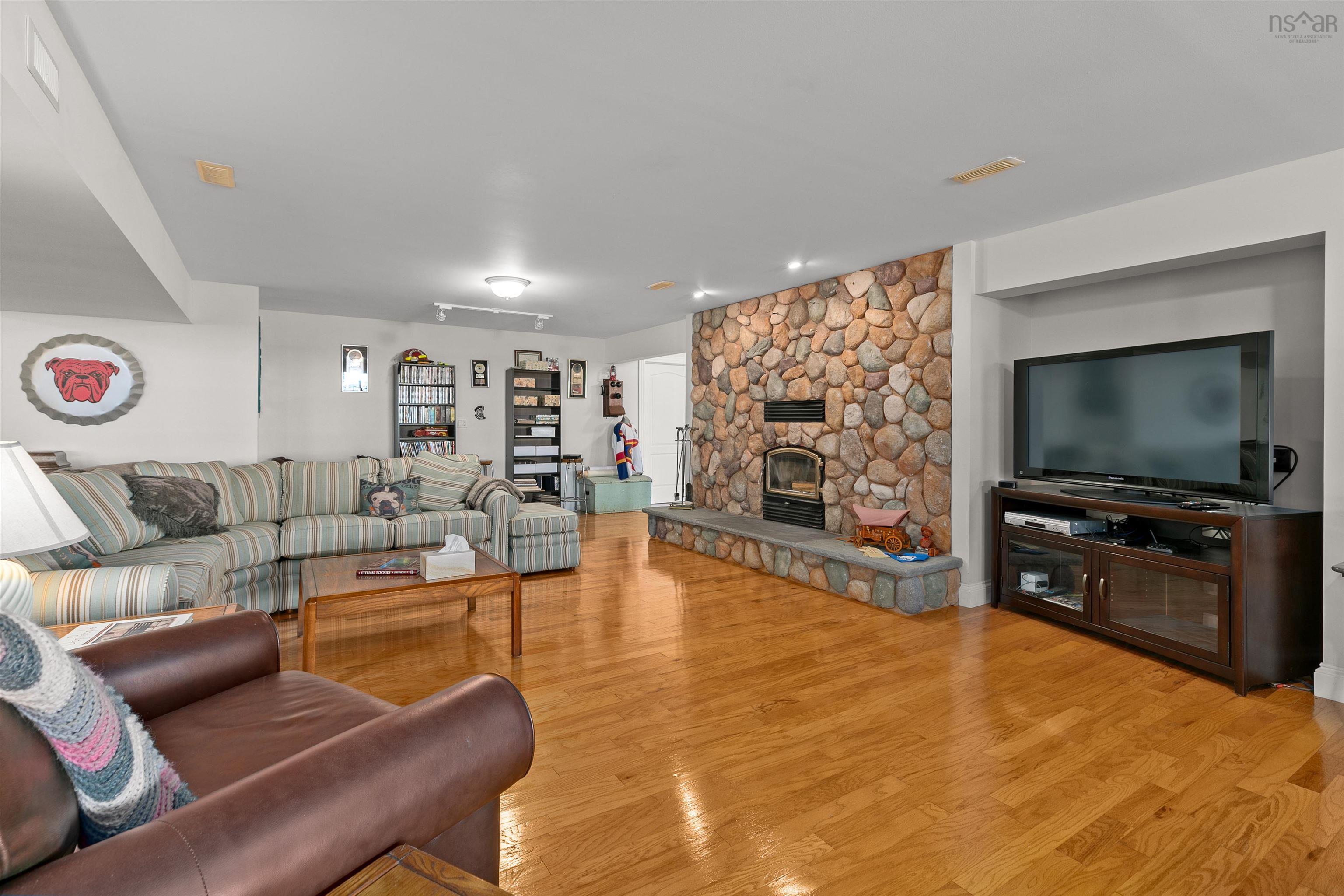 $1,695,000.00: 35 Sea Oaks Lane, Martins Point