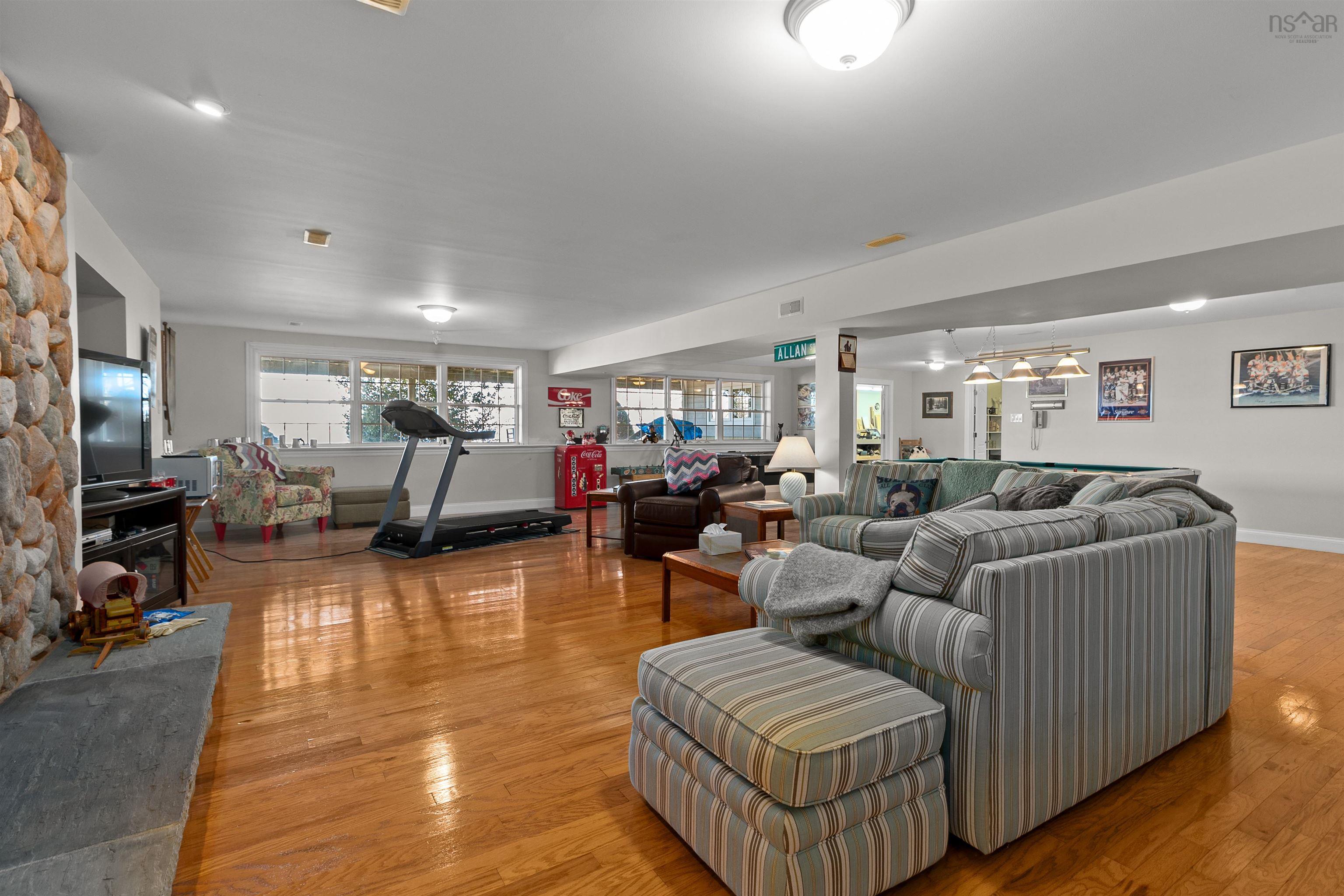 $1,695,000.00: 35 Sea Oaks Lane, Martins Point