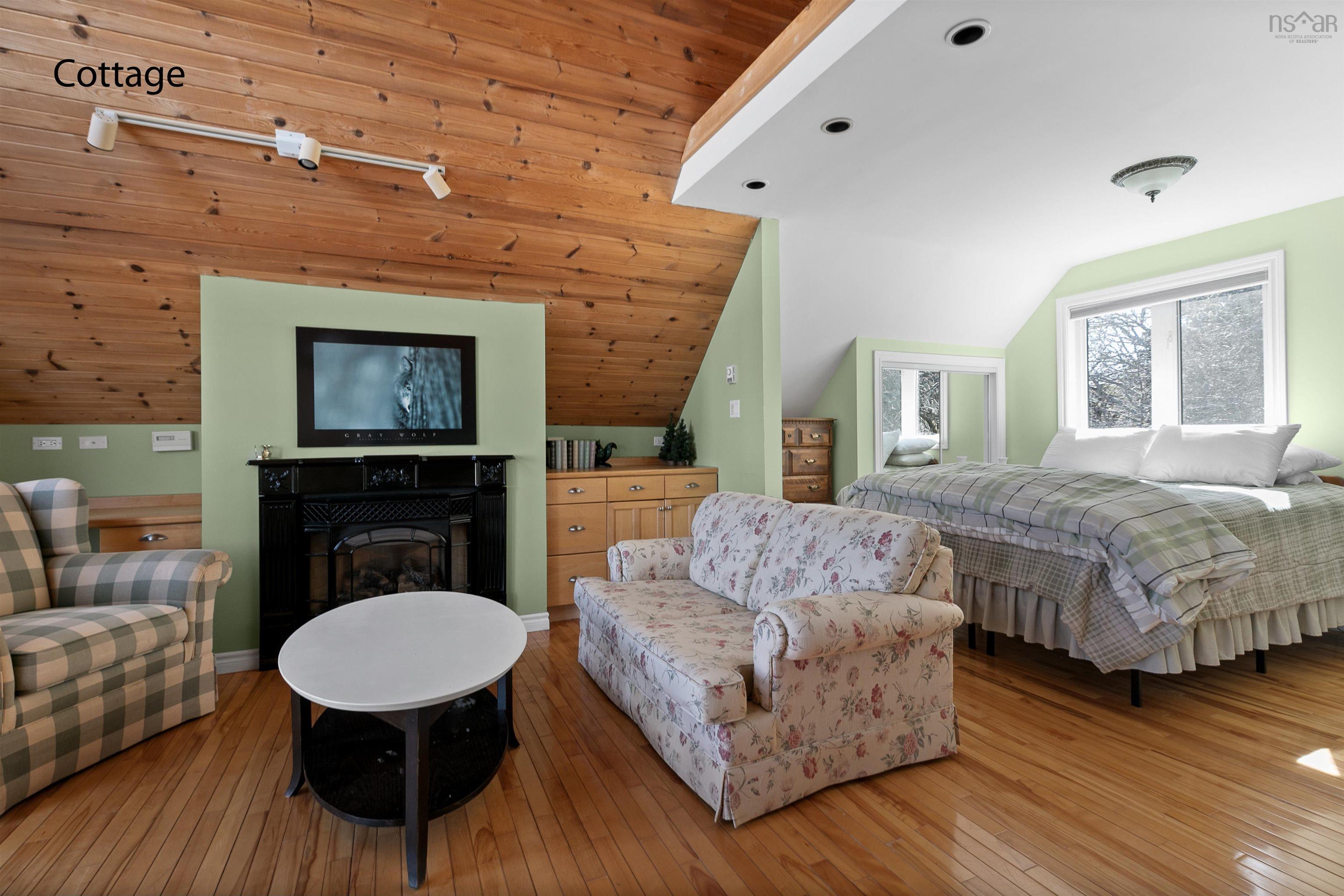 $1,695,000.00: 35 Sea Oaks Lane, Martins Point