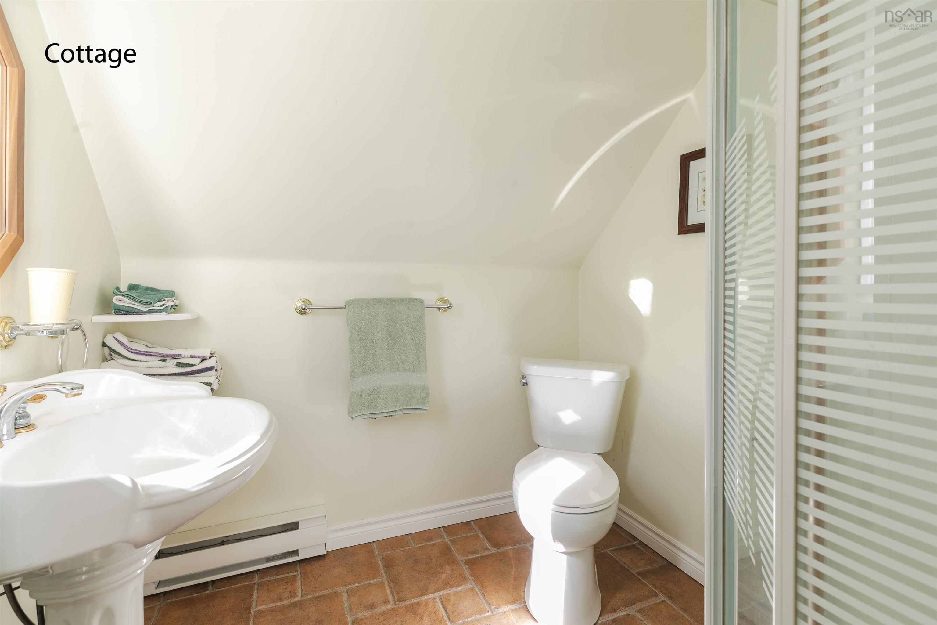 $1,695,000.00: 35 Sea Oaks Lane, Martins Point