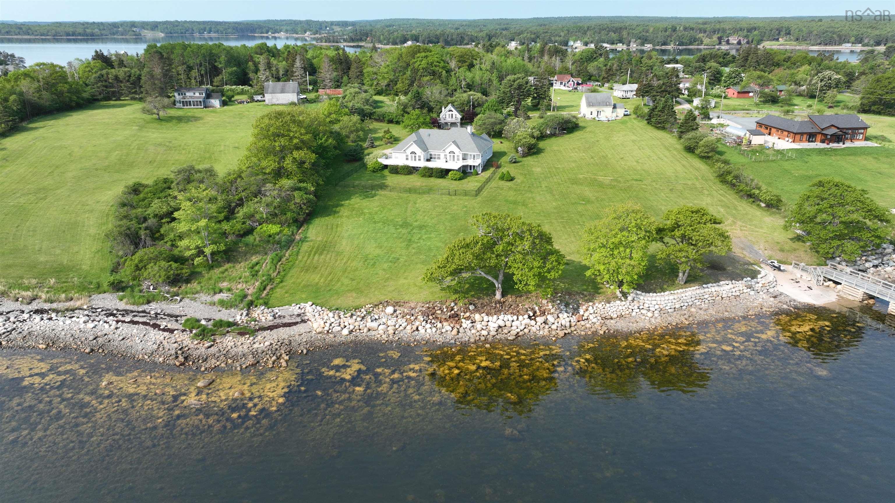 $1,695,000.00: 35 Sea Oaks Lane, Martins Point