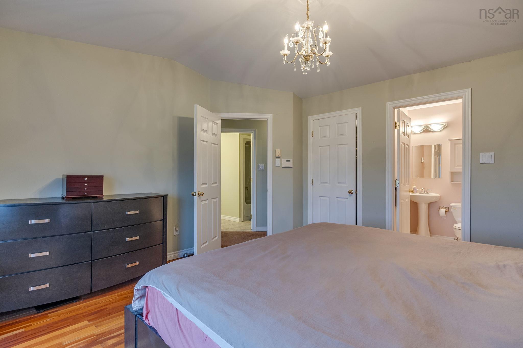 159 Village Green Lane, Dartmouth, NS (MLS 202601004)