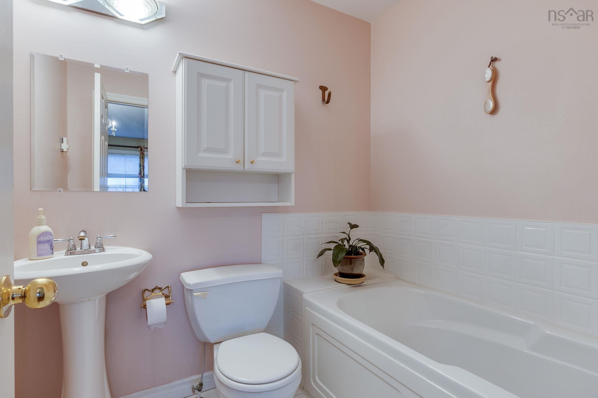 159 Village Green Lane, Dartmouth, NS (MLS 202601004)