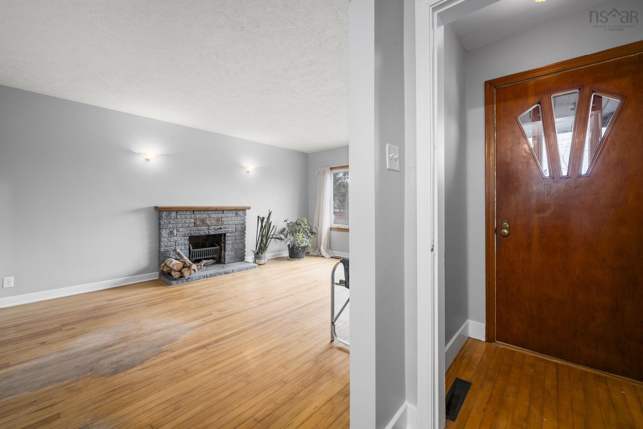 $514,000.00: 282 Rocky Lake Drive, Bedford