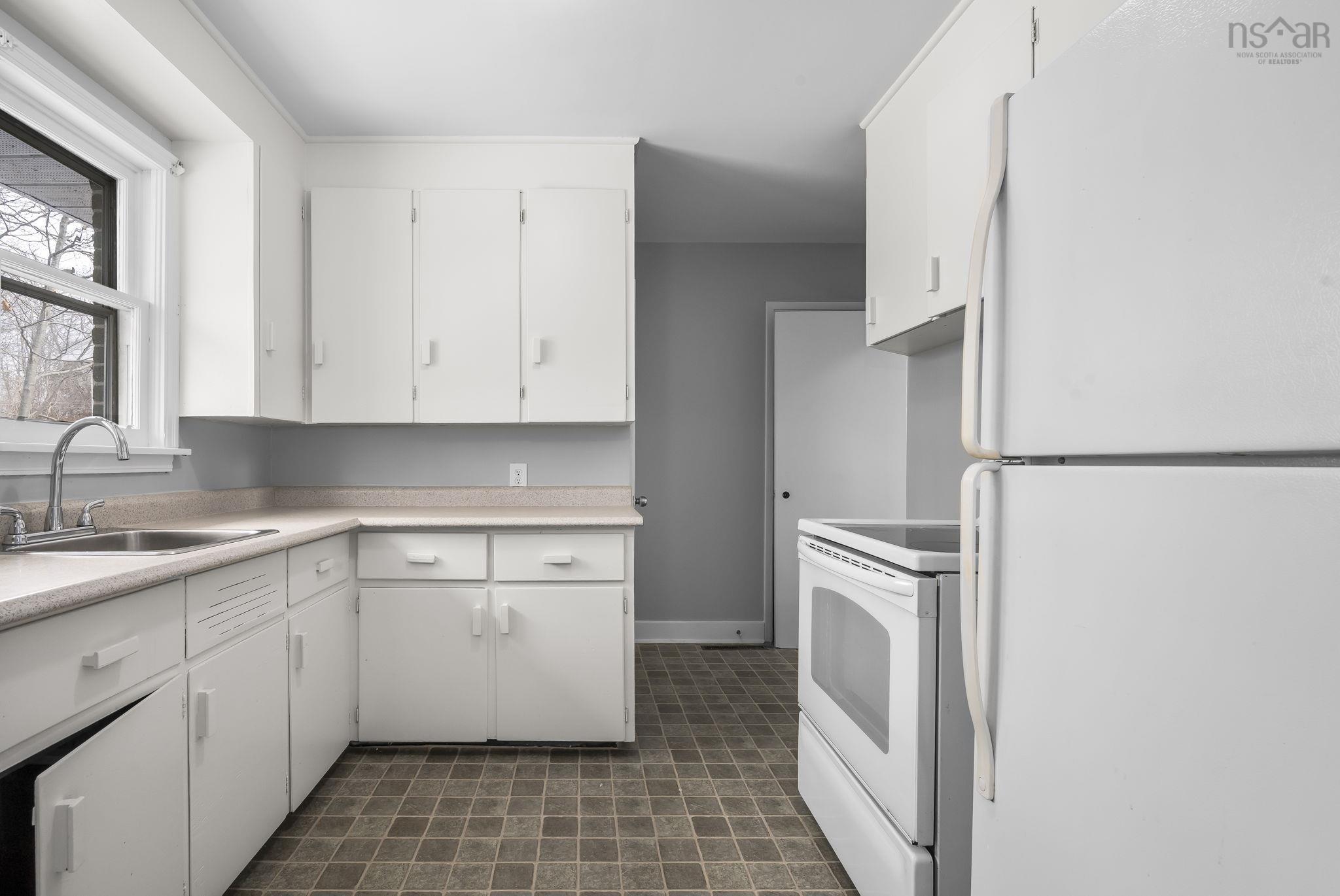 $479,000.00: 276 Rocky Lake Drive, Bedford