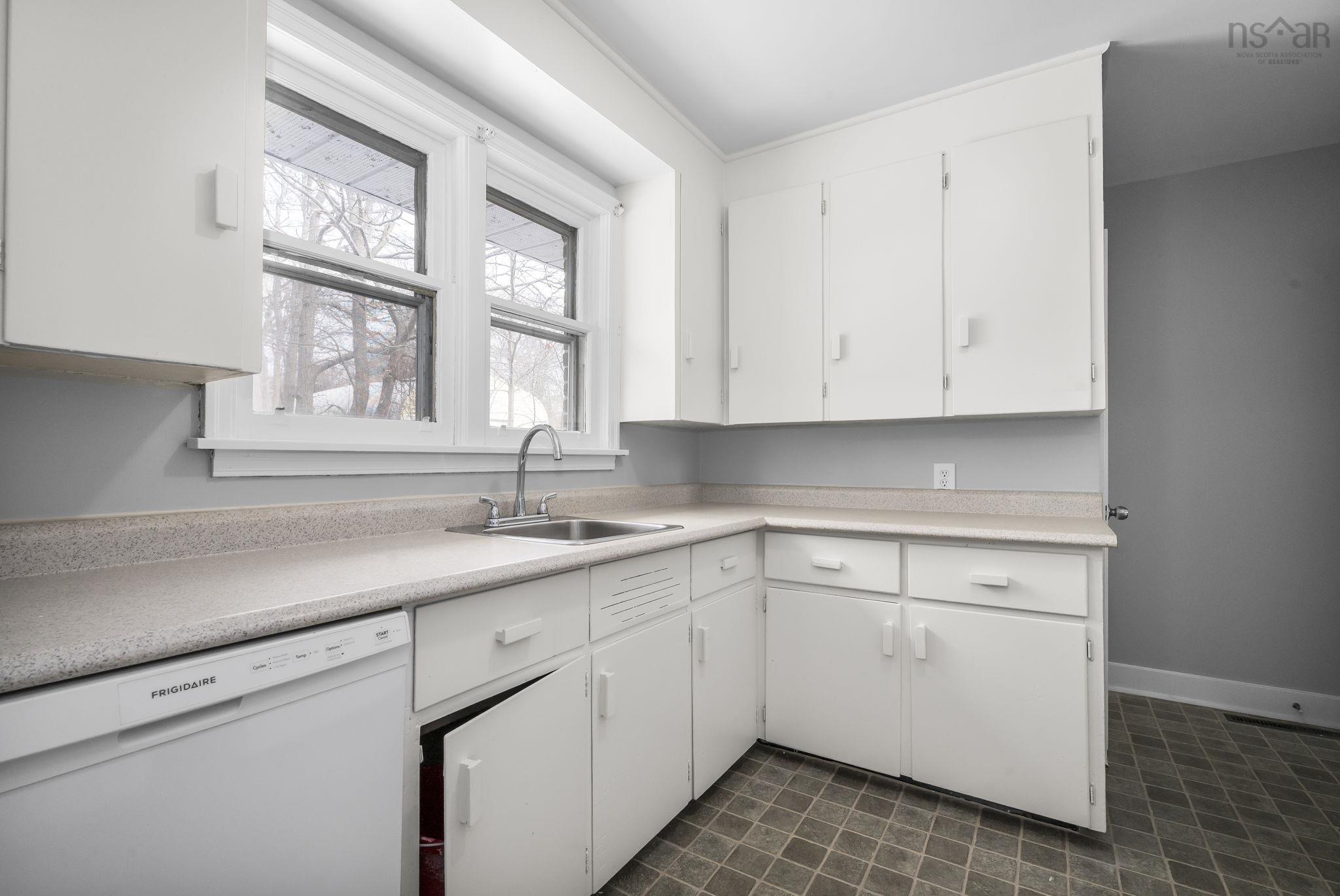 $479,000.00: 276 Rocky Lake Drive, Bedford