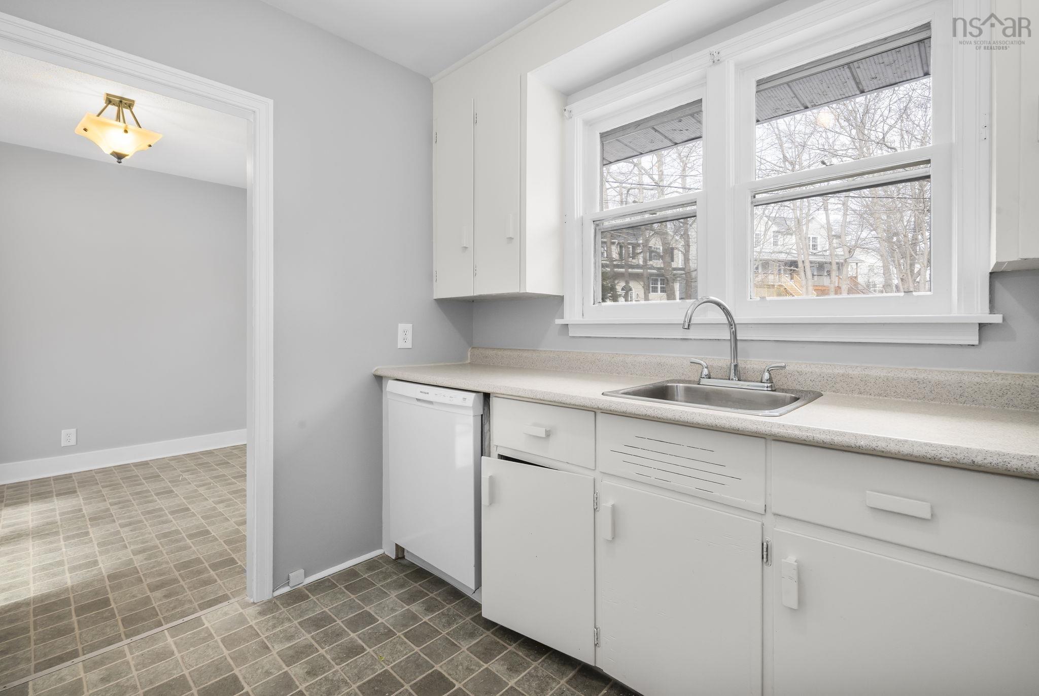 $479,000.00: 276 Rocky Lake Drive, Bedford