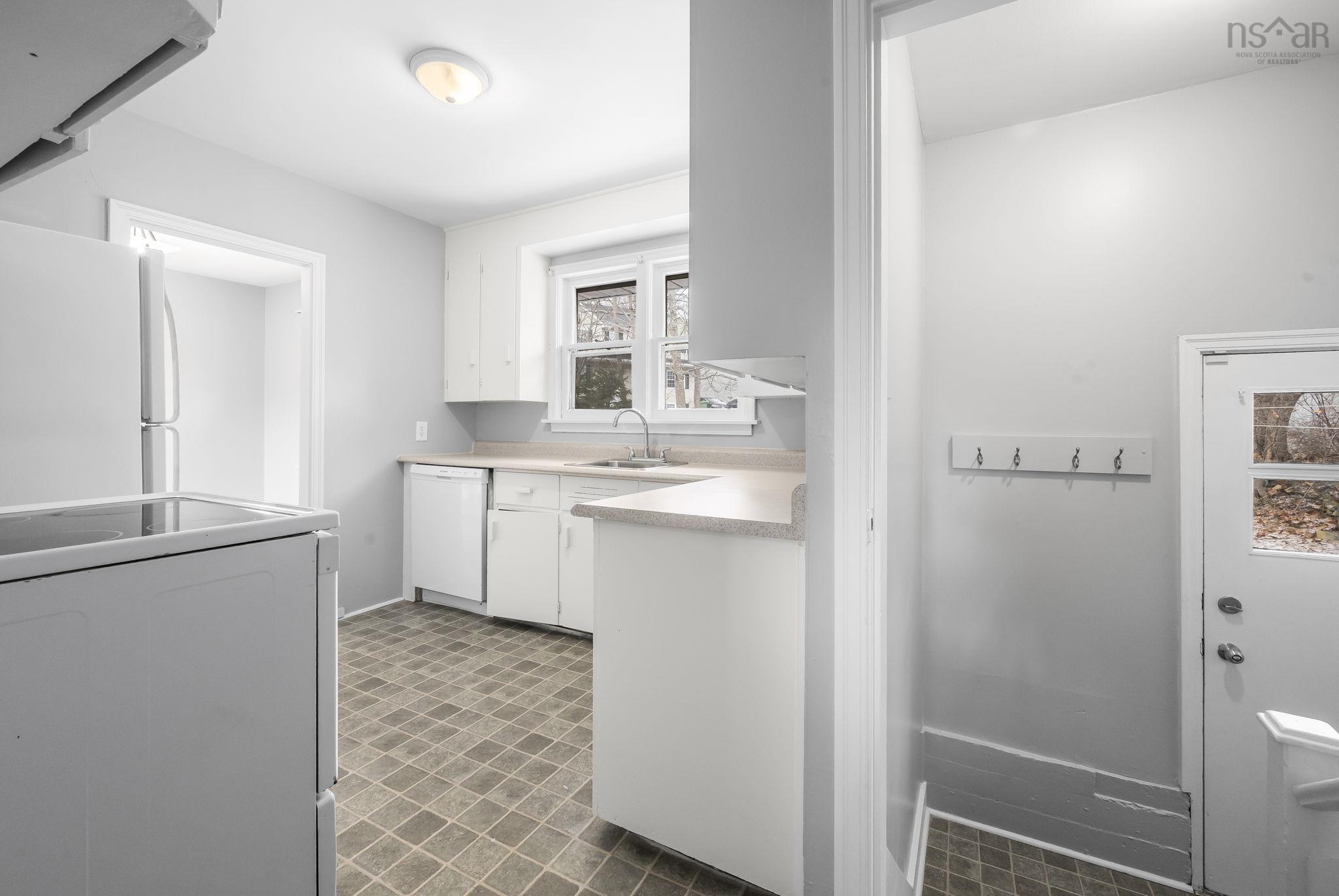 $479,000.00: 276 Rocky Lake Drive, Bedford