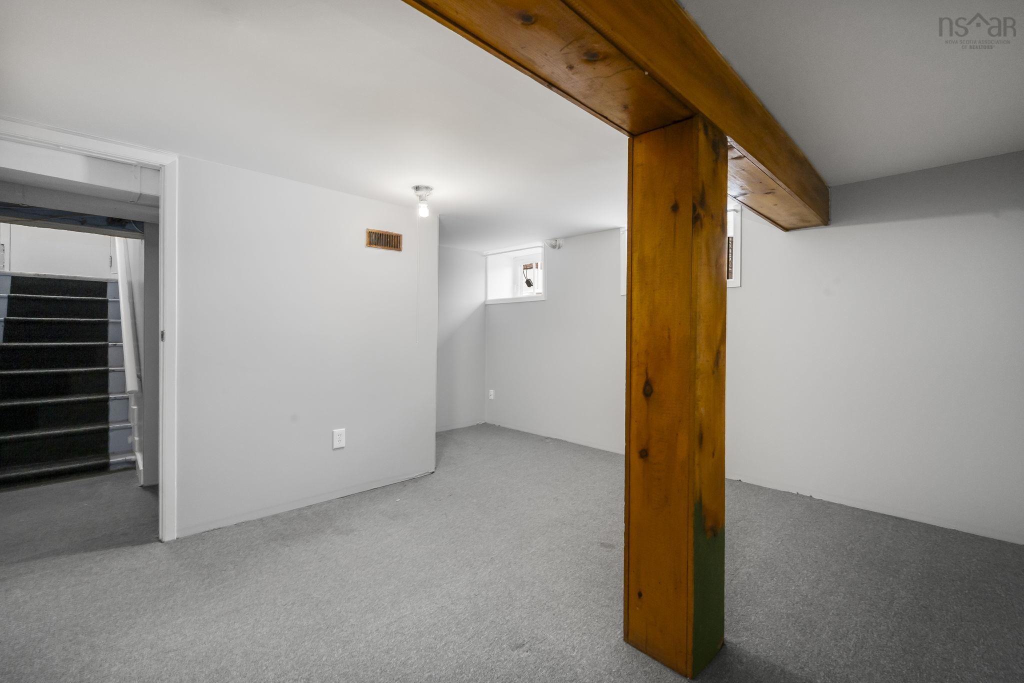 $479,000.00: 276 Rocky Lake Drive, Bedford